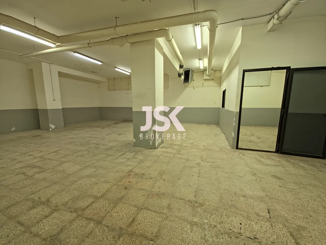 Office for Rent in Ain El Remmaneh