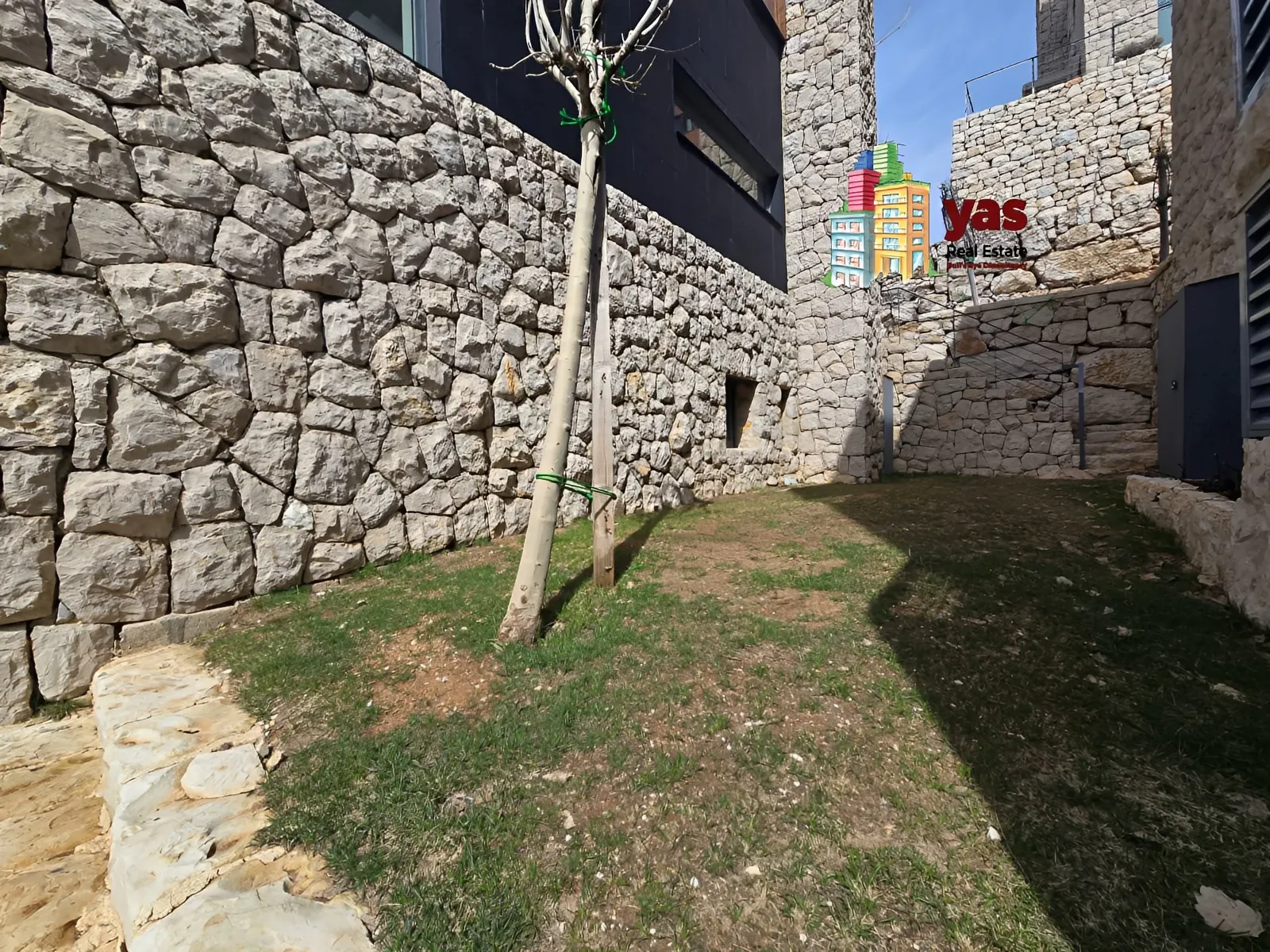 Chalet for Sale in Aayoun El Siman