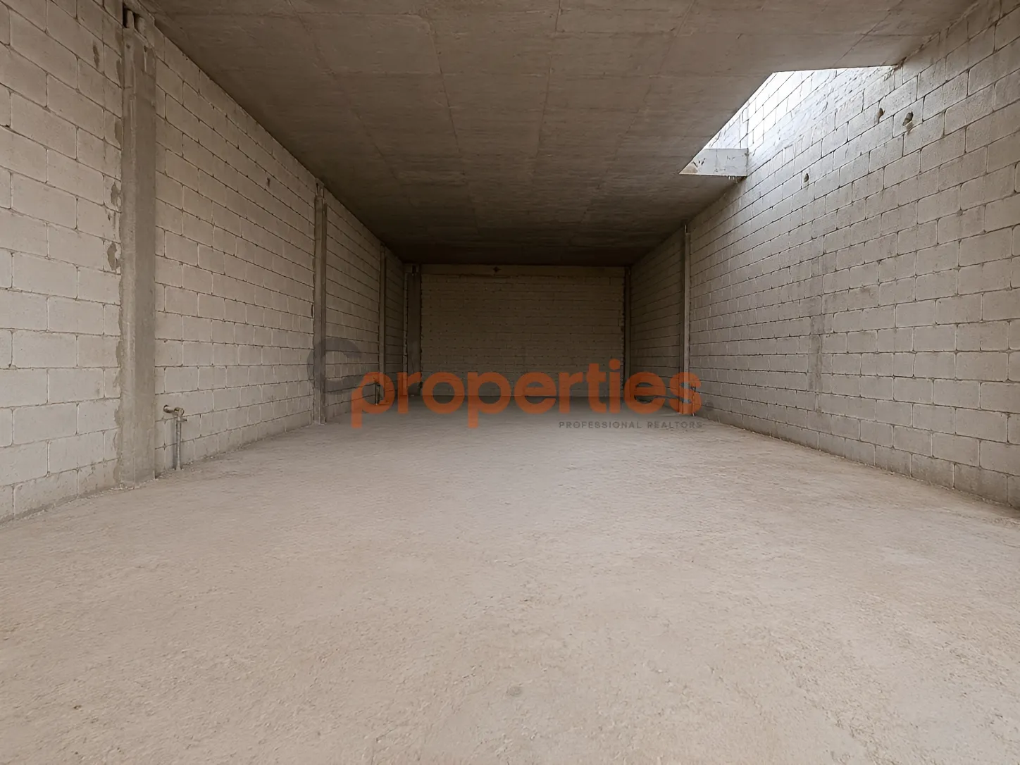 Showroom for Rent in Jnah