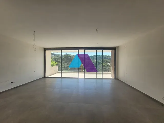 Apartment for Sale in Baabdat - 4 bed, 6 bath