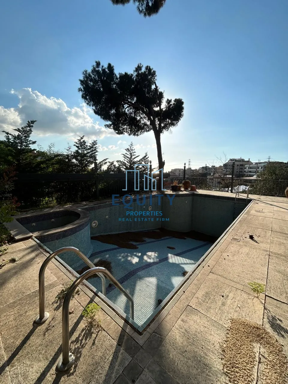 Villa for sale in Rabieh