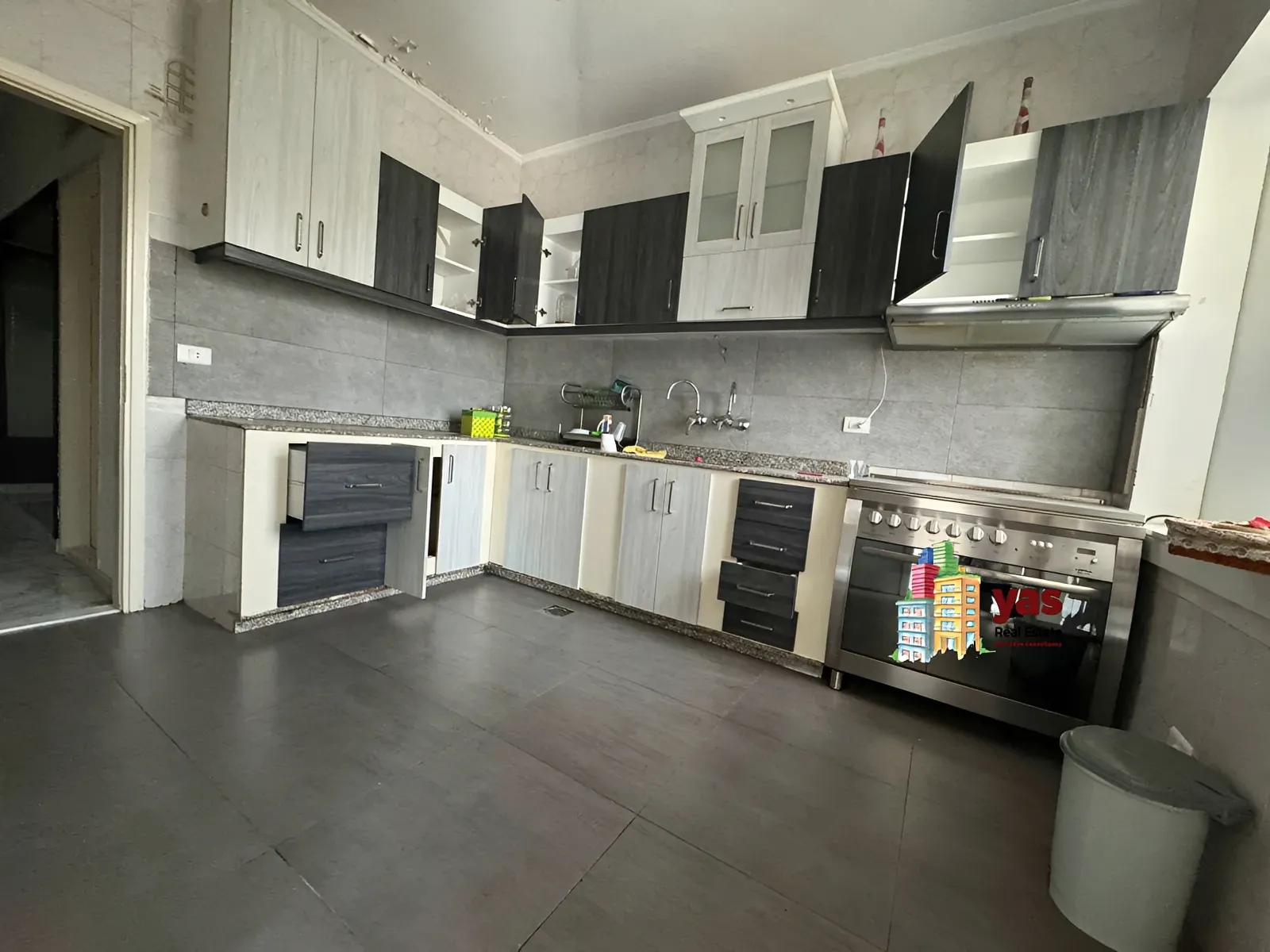 Apartment for Rent in Ballouneh