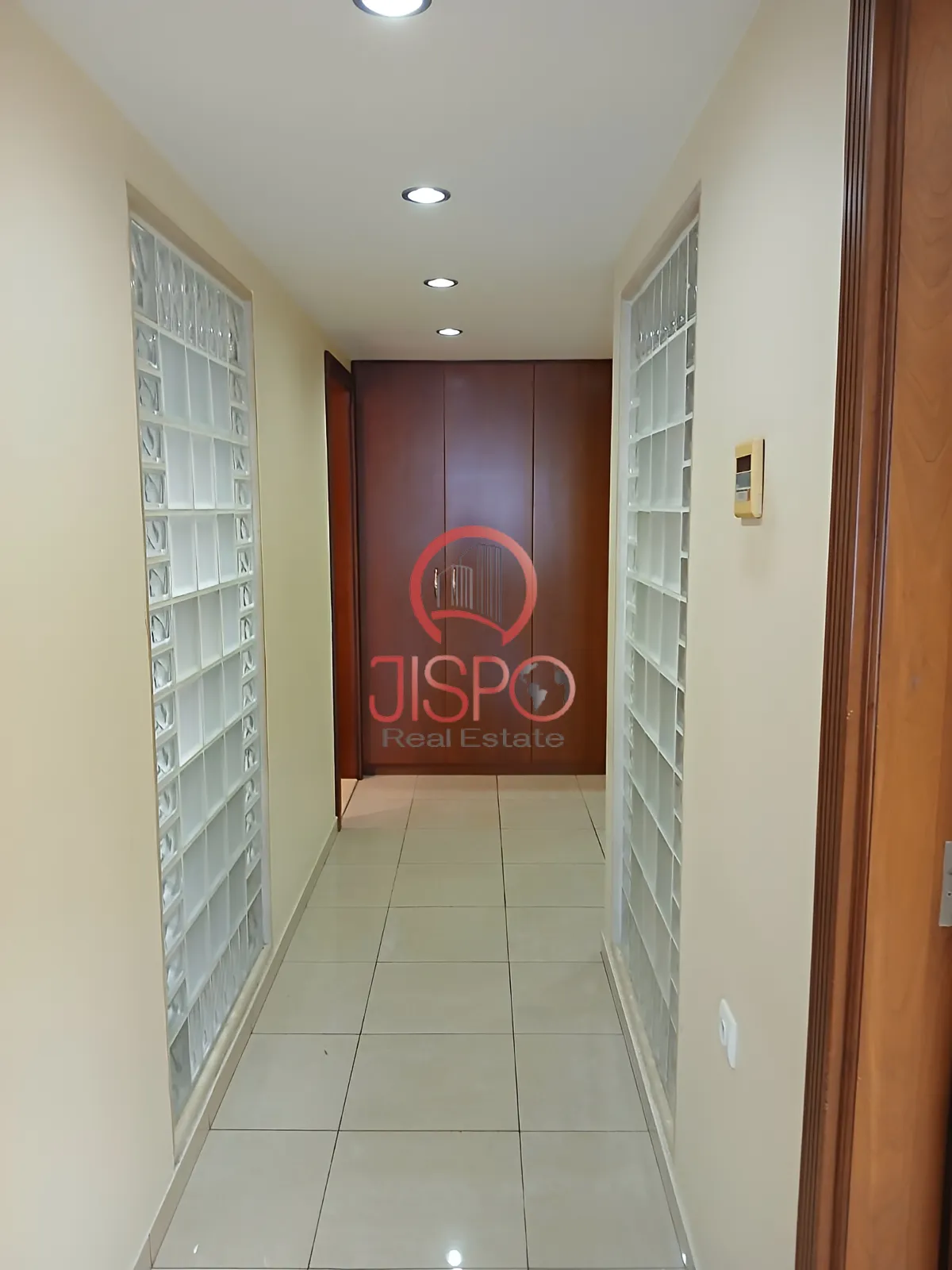 Office for Sale in Daoura