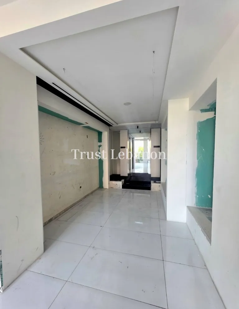 Showroom for rent in Hazmieh, Lebanon