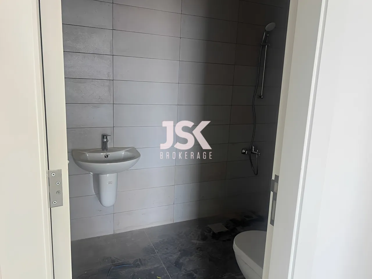 Apartment for Sale in Ain el remmeneh, baabda
