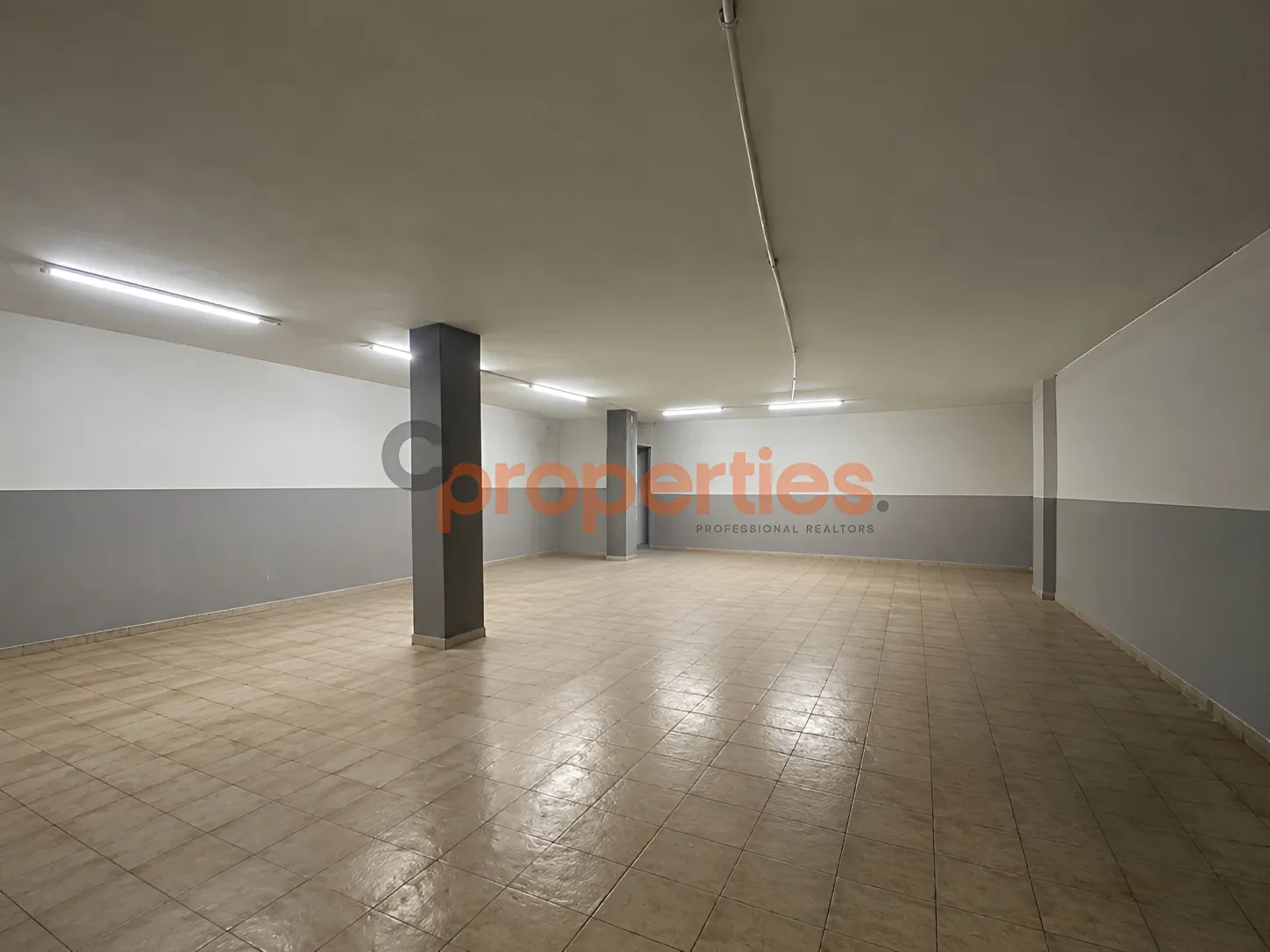 Showroom for Rent in Mansourieh