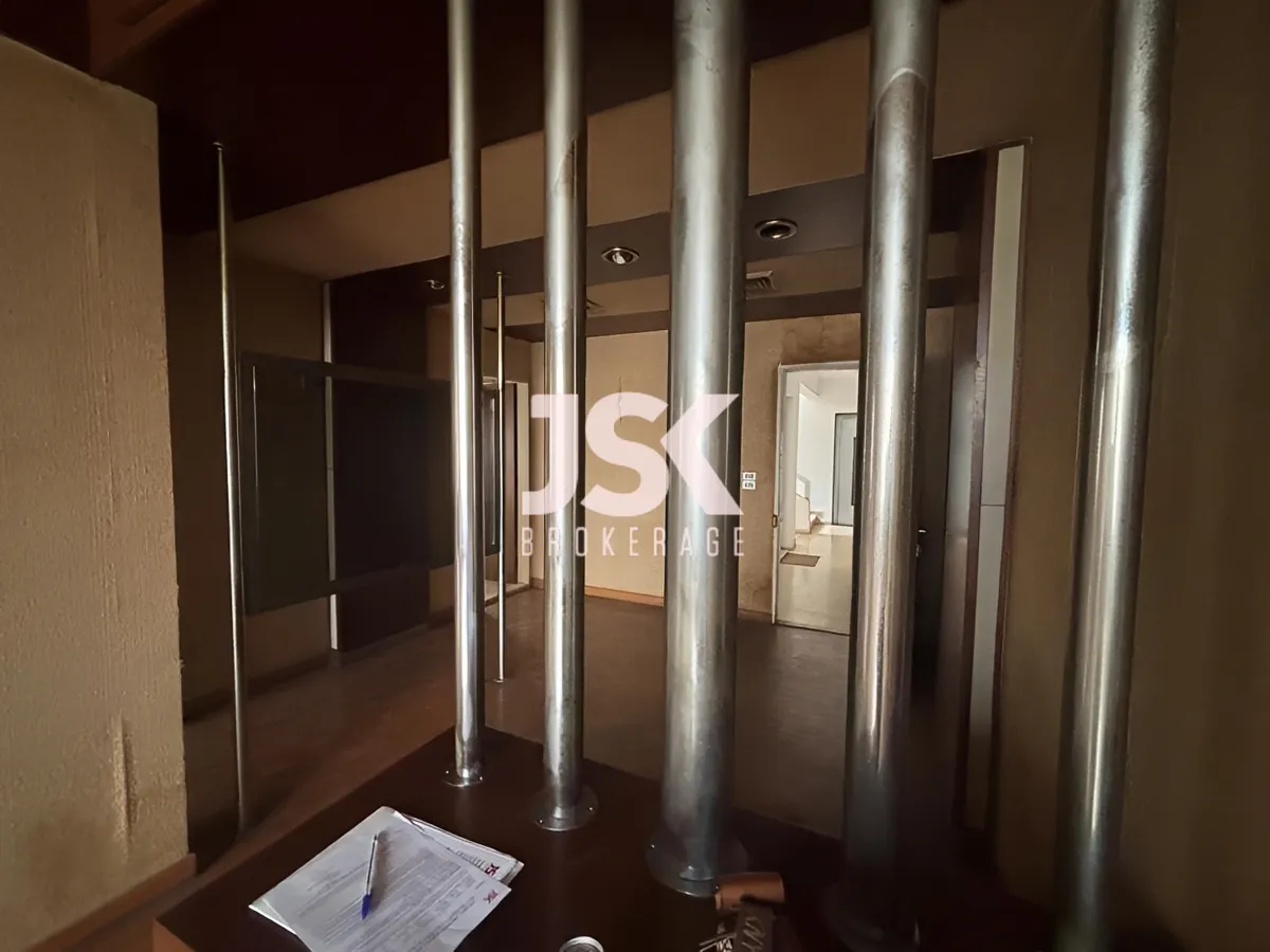 Office for rent in Badaro