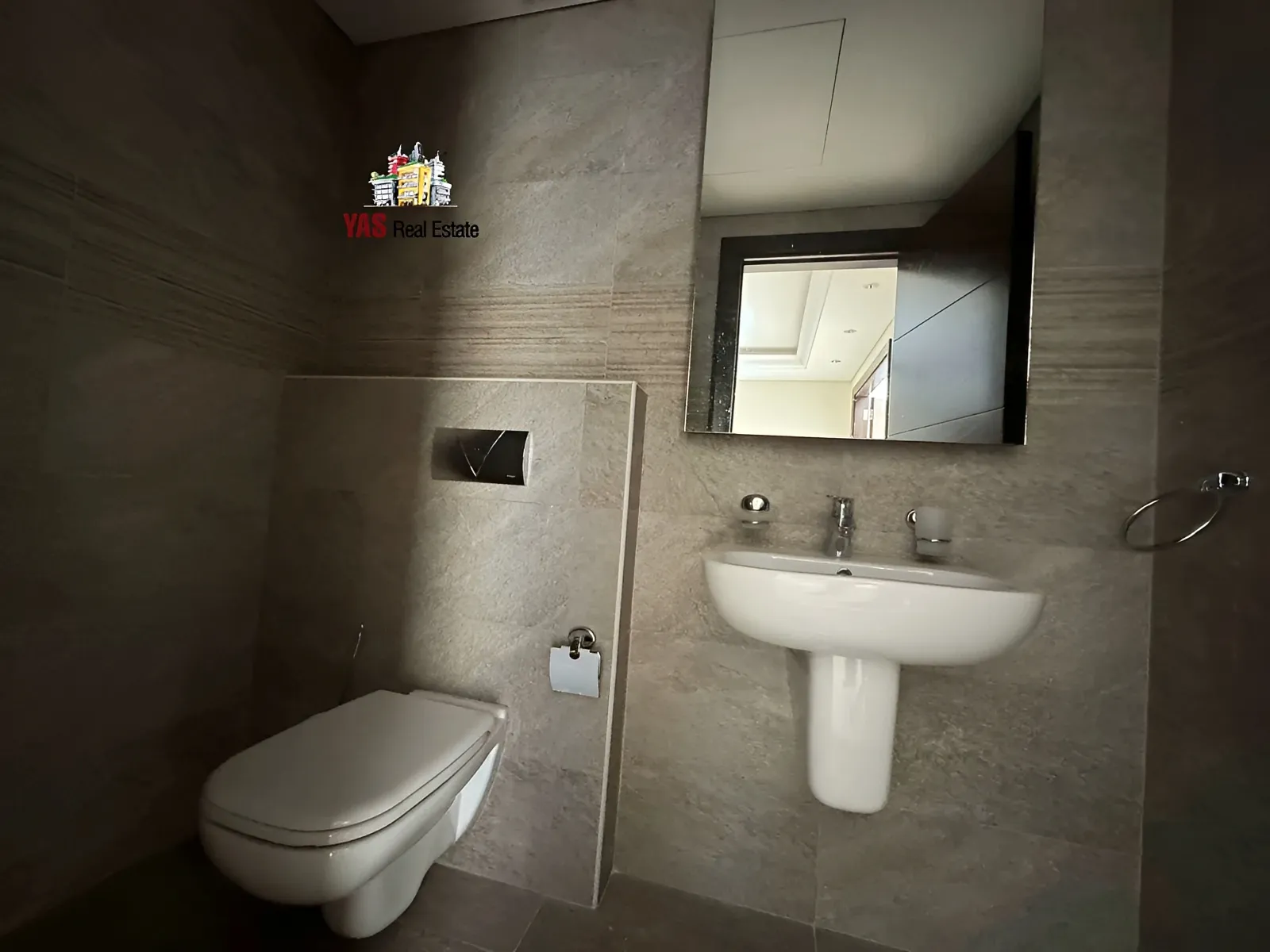 Apartment for Sale in Ballouneh