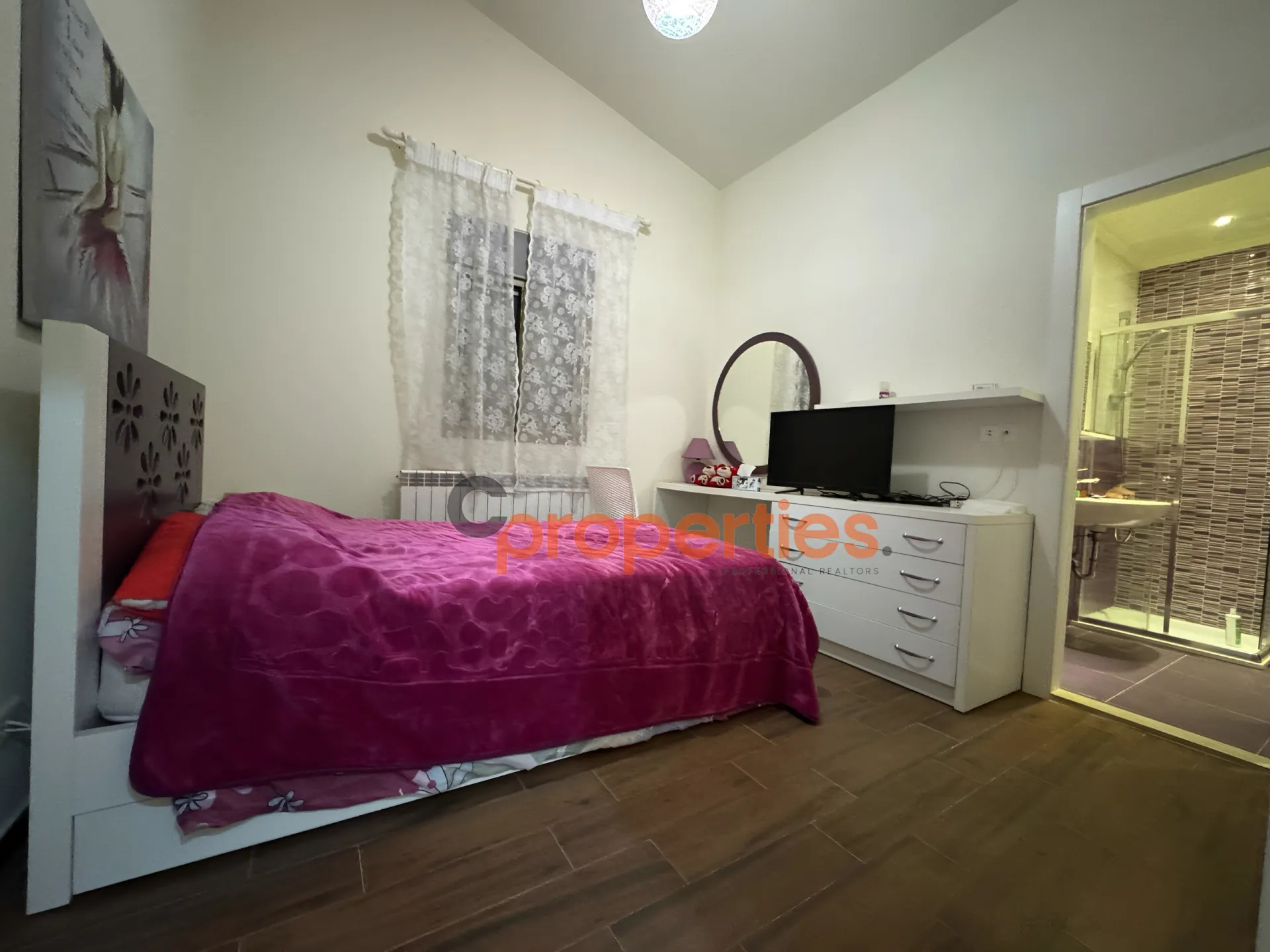 Villa for Sale in Aachqout