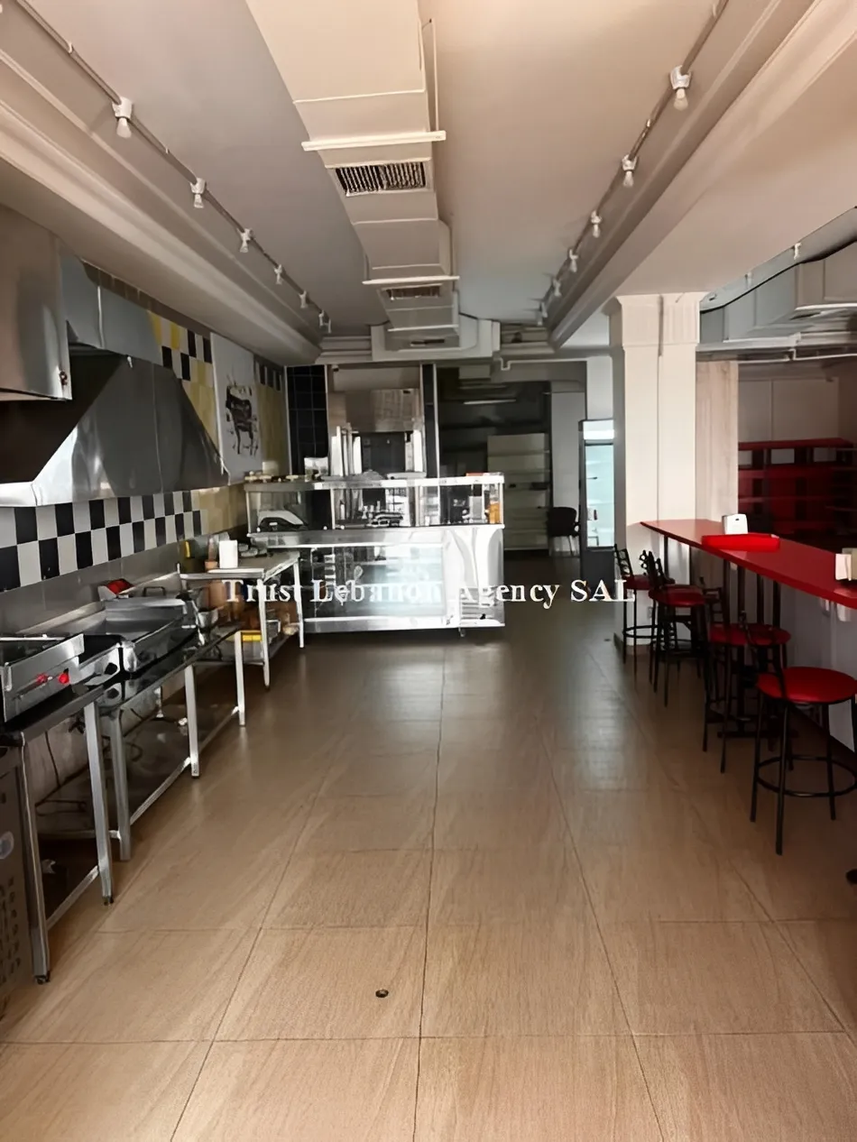 Showroom for rent in Kfar Hbab