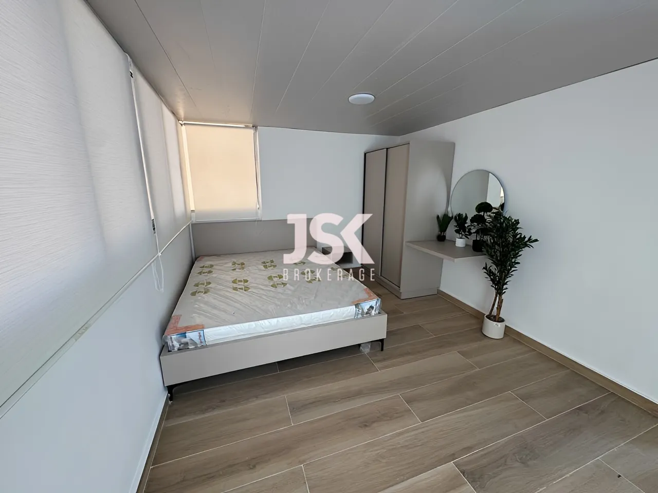 Apartment for Sale in Ras Beirut - 1 bed, 1 bath