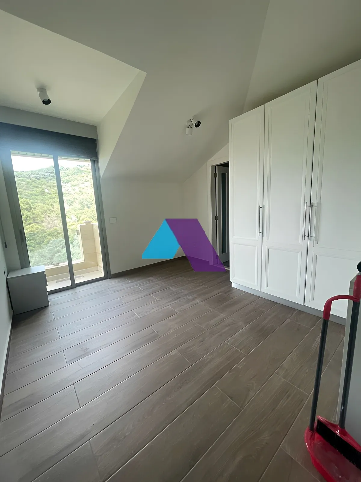Apartment for Sale in Ain Saadeh