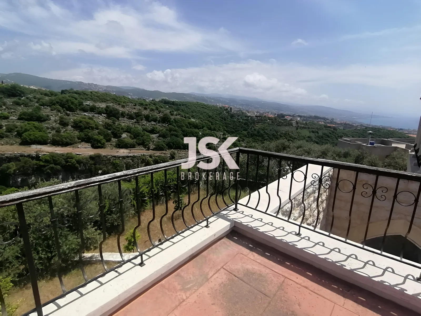 Villa for Sale in Aamchit