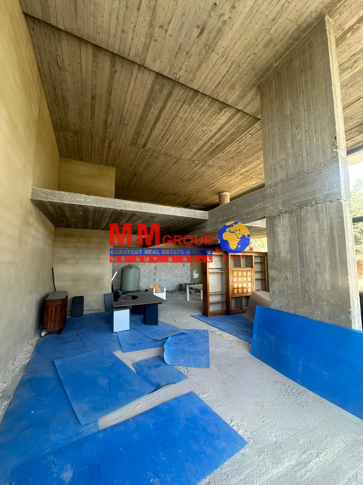 Showroom for rent in Mansourieh