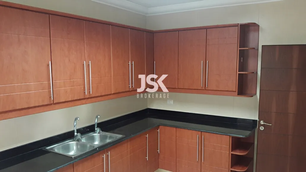 Apartment for Sale in Mar Elias - 4 bed, 3 bath