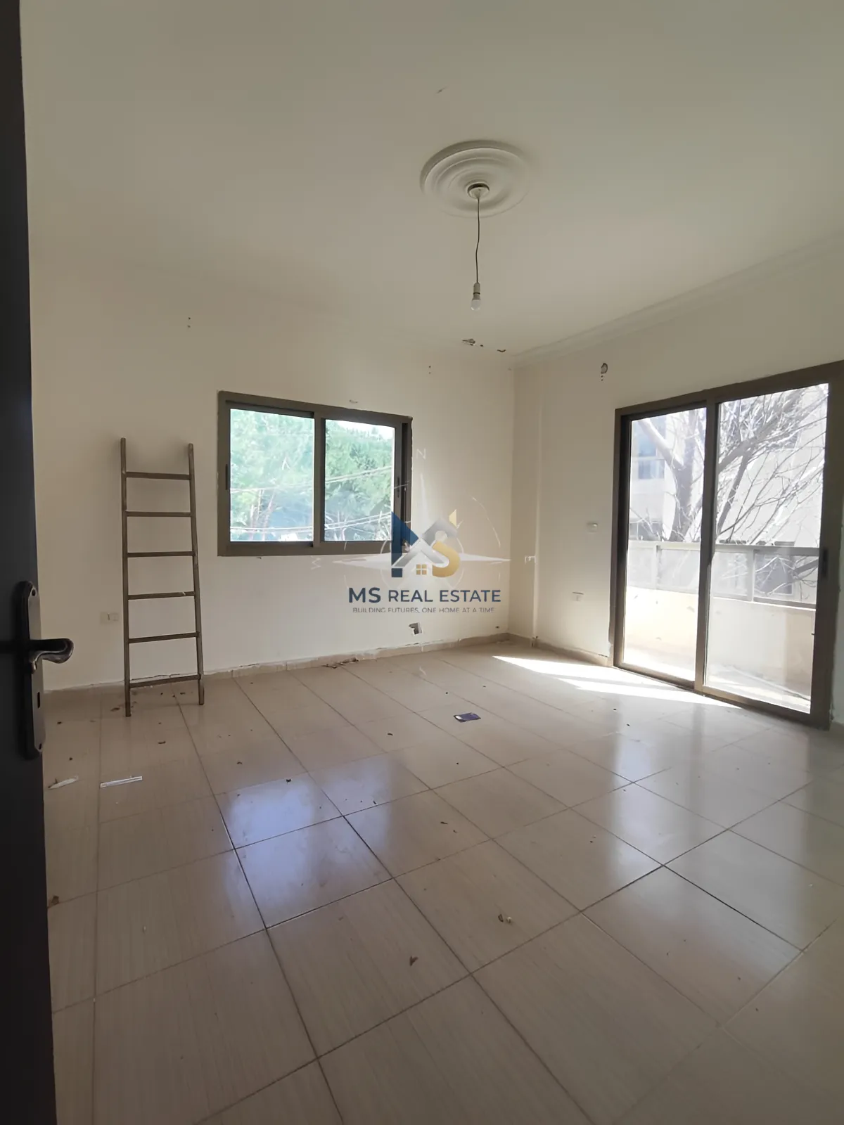 شقة for rent in مزرعة كفر جوز، لبنان
