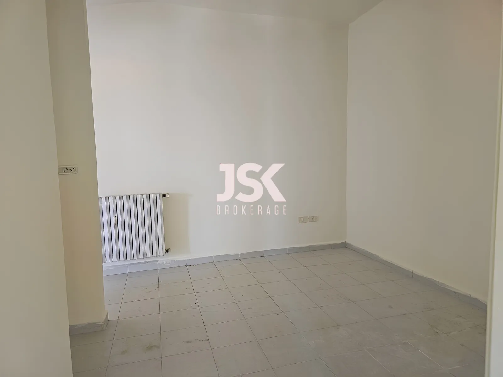 Apartment for Sale in Qornet El Hamra