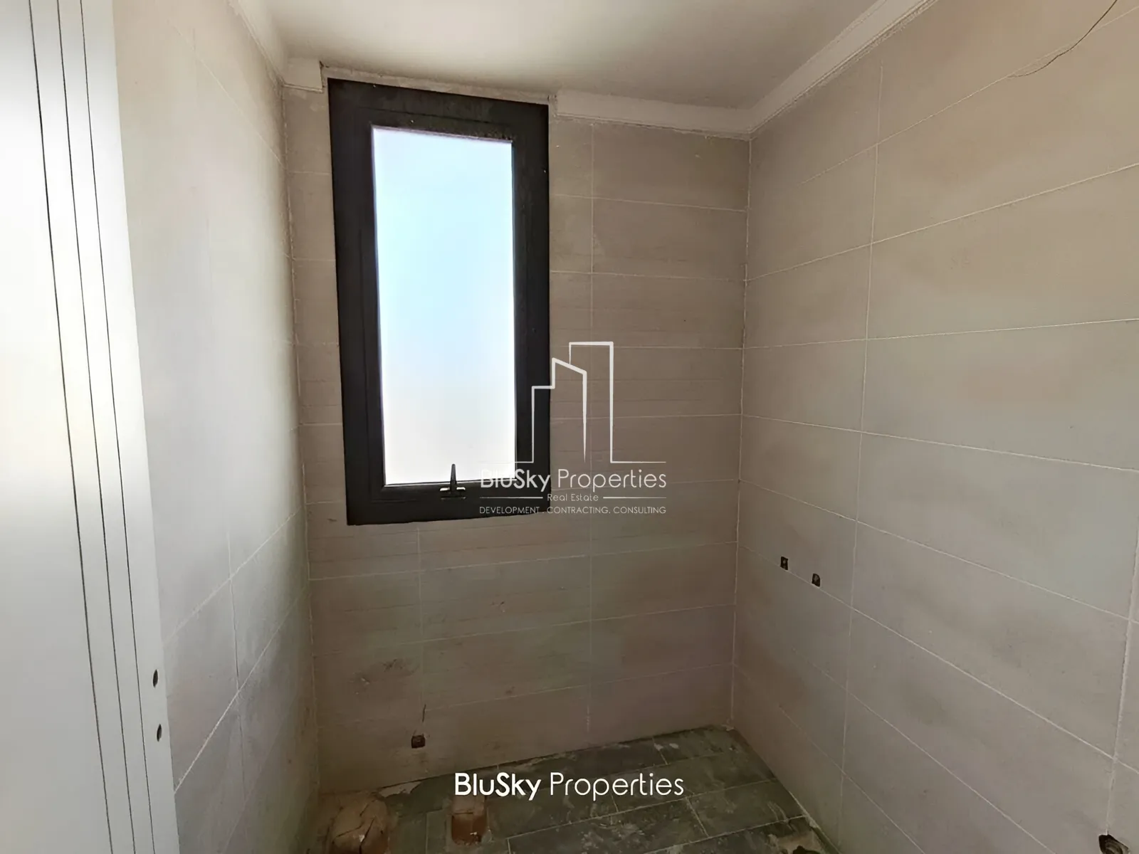 Apartment for Sale in Bouar - 2 bed, 2 bath