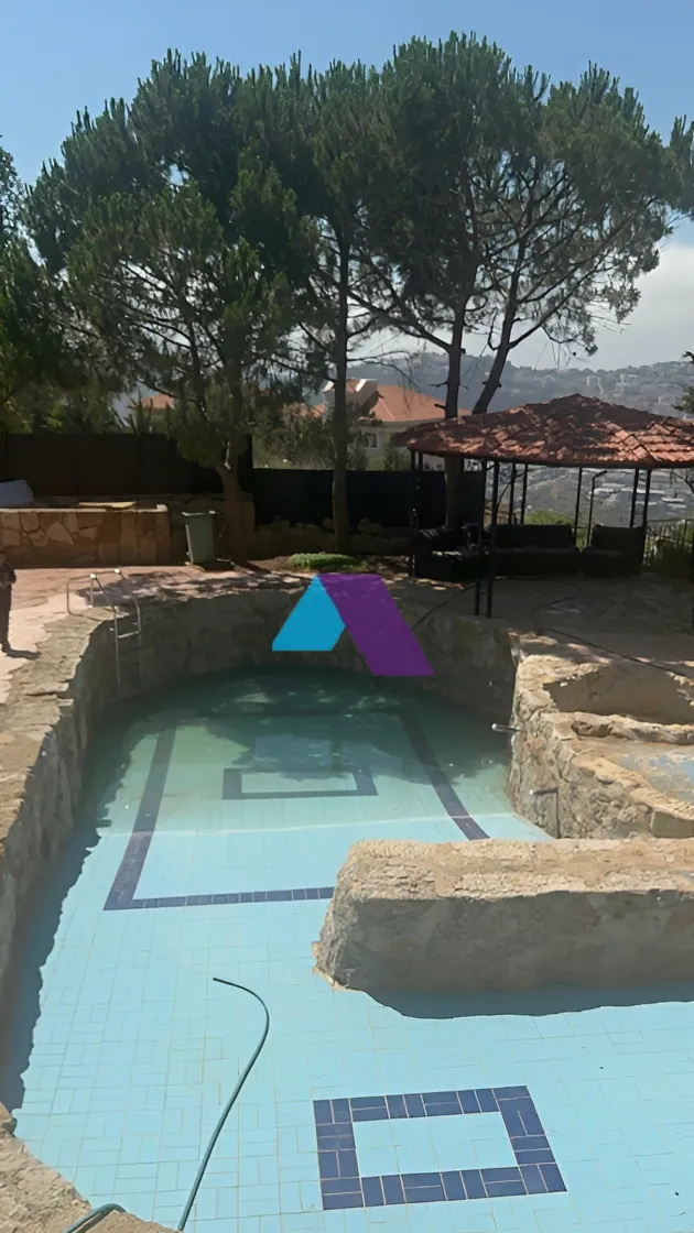 Villa for Sale in Bhamdoun - 6 bed, 4 bath