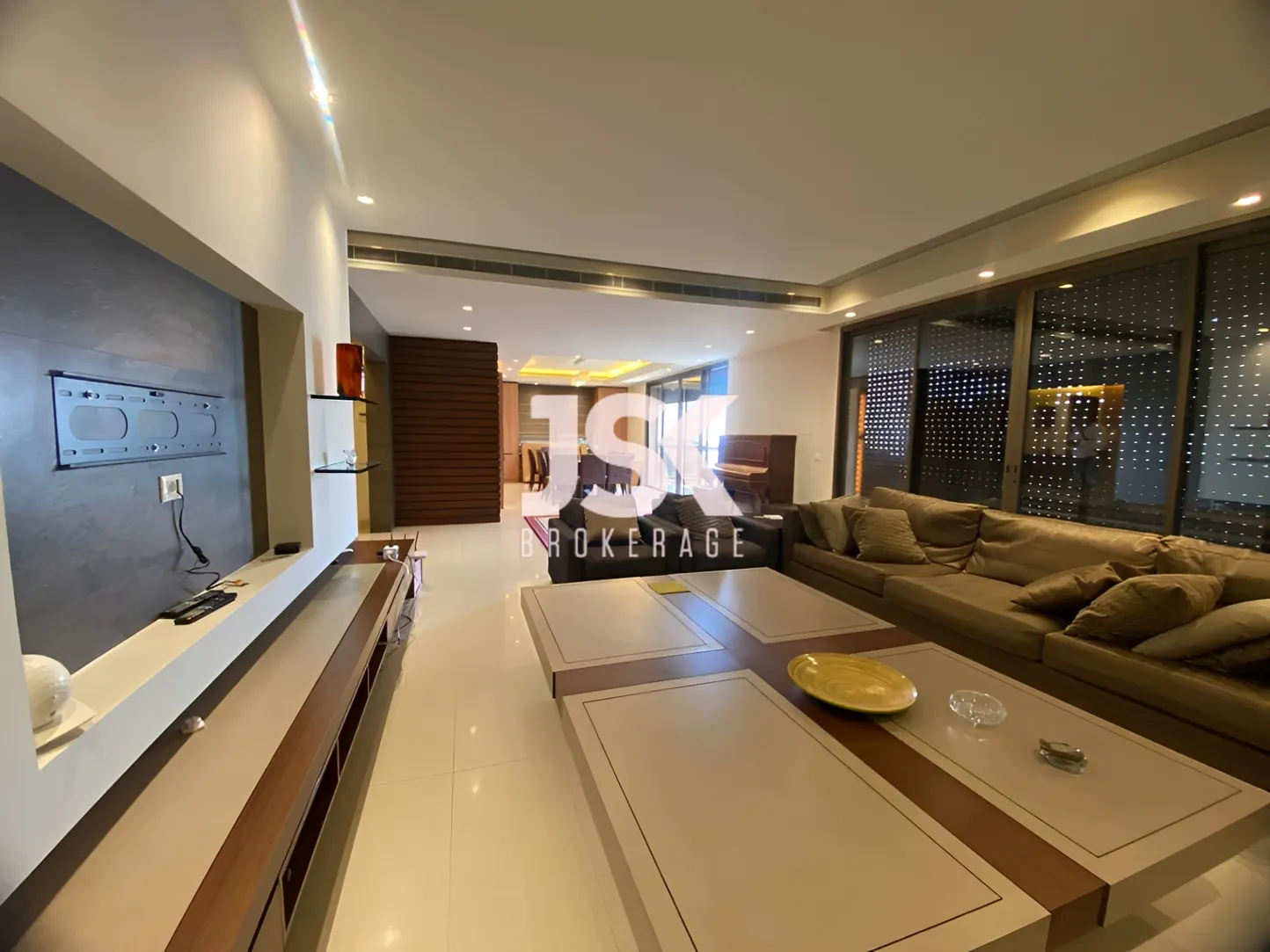 Apartment for rent in Baabda, Lebanon - 4 bed, 5 bath