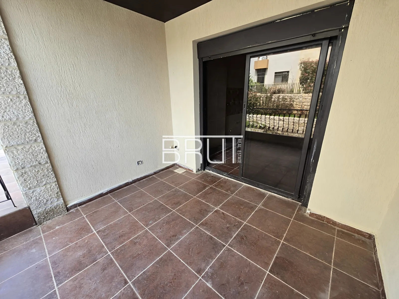 Apartment for Sale in Sheileh - 3 bed, 3 bath