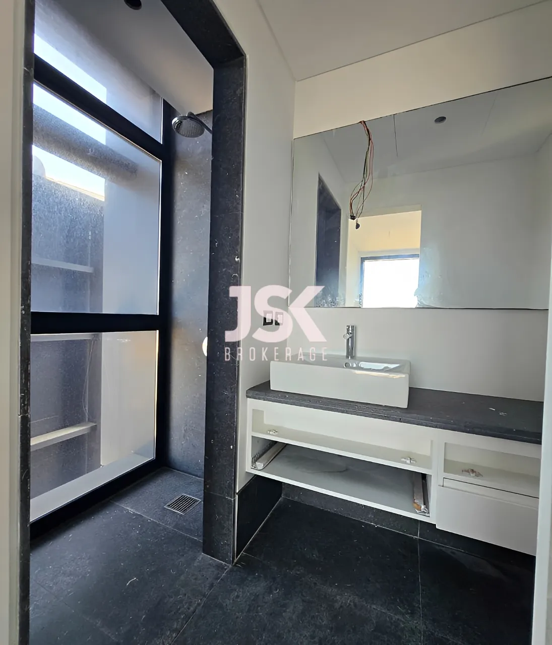 Apartment for Sale in Saifi Village