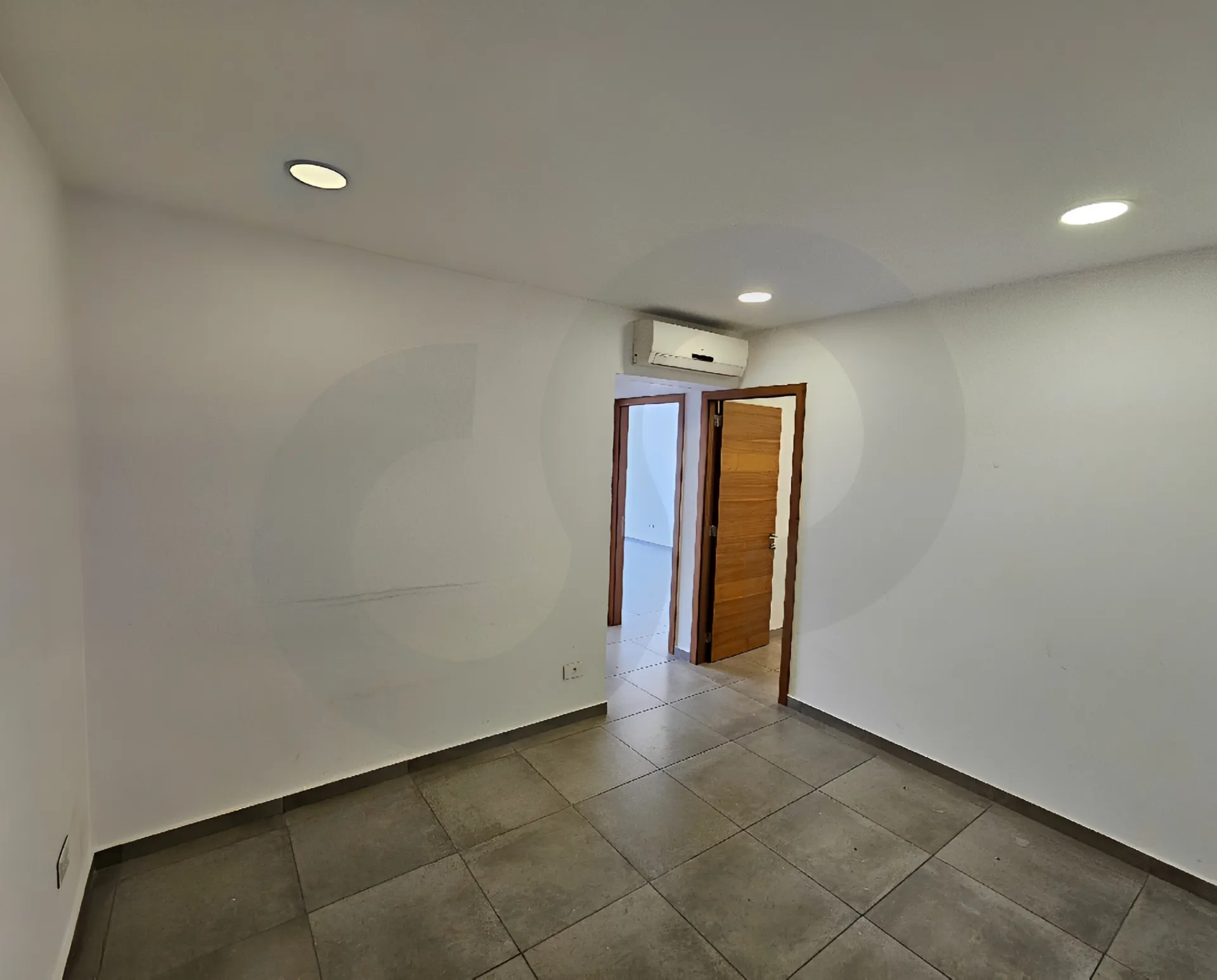 Commercial Property for Rent in Jdeideh