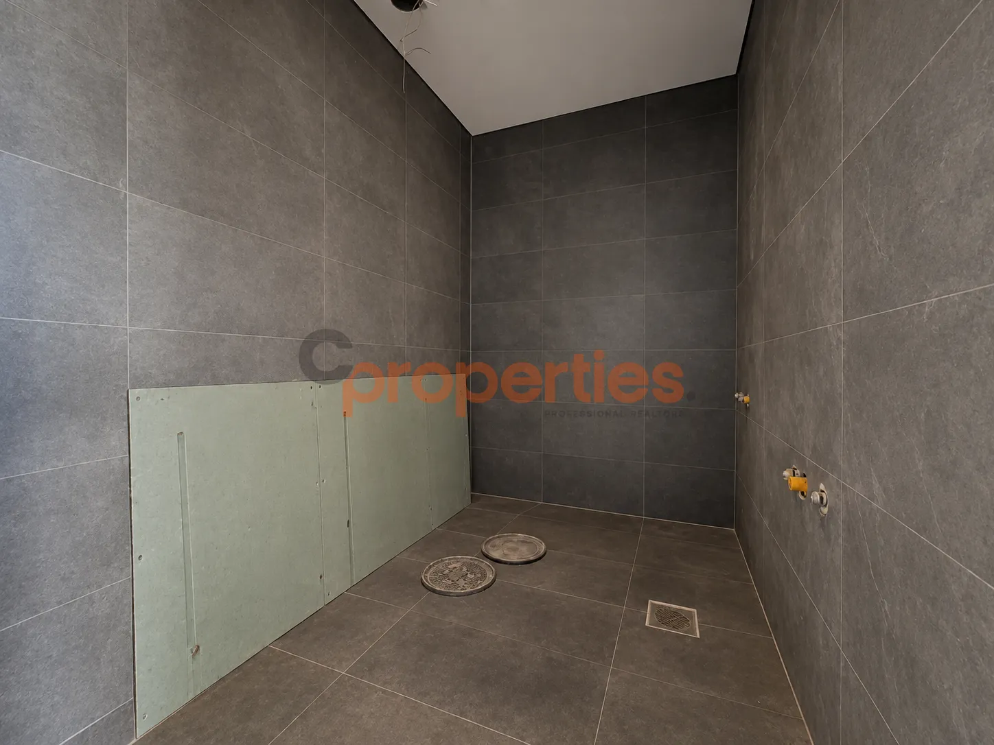 Apartment for Sale in Ain Aar