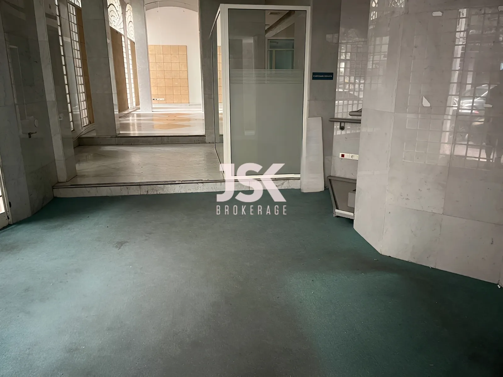 Shop for Rent in Ras