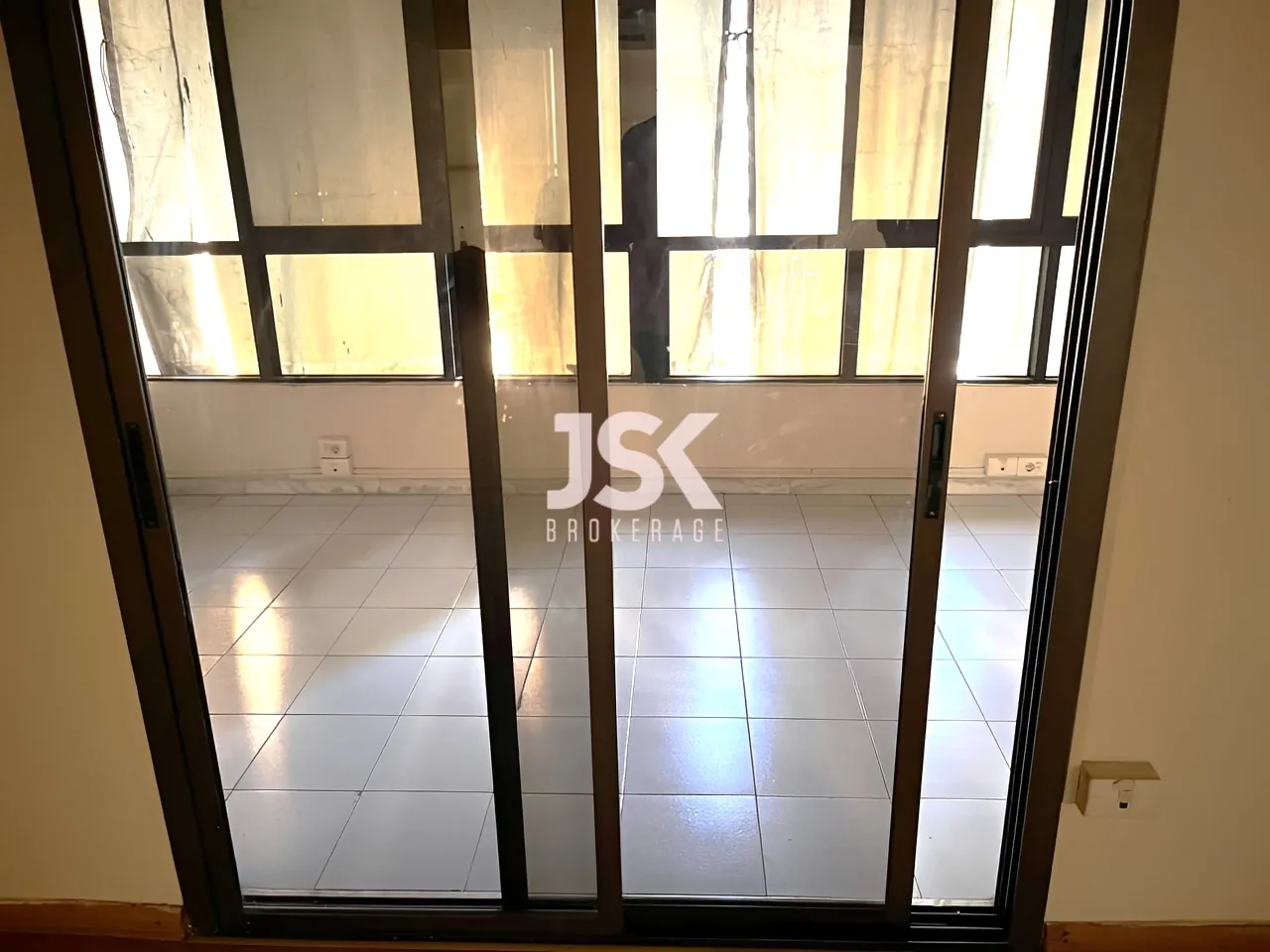 Office for Rent in Ras