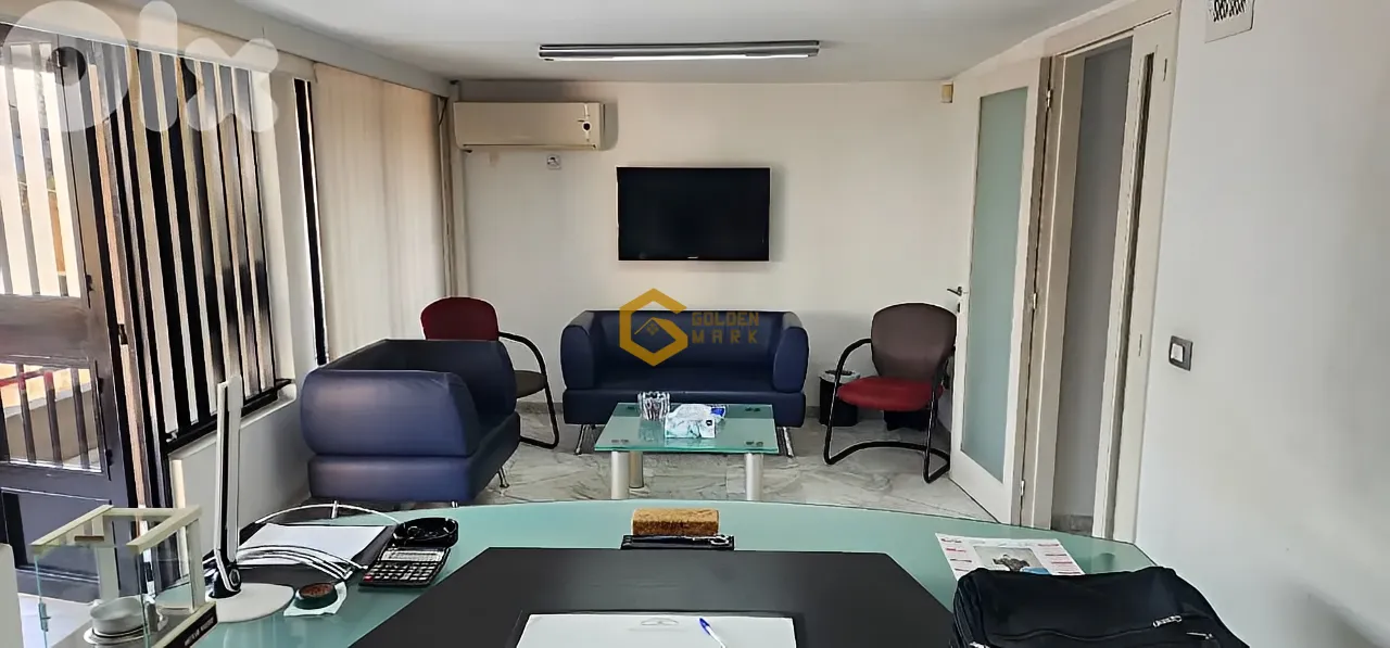 Showroom for sale in Dekwaneh