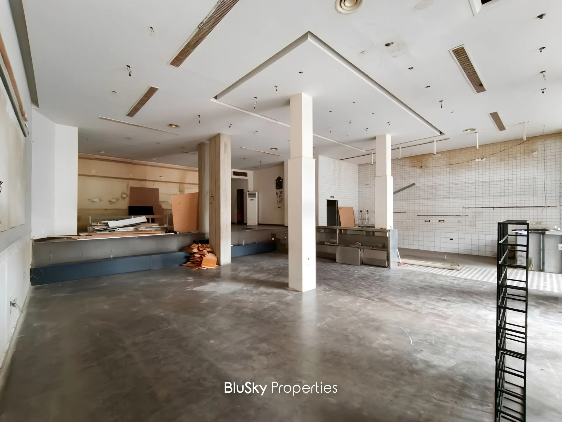 Shop for rent in Jal El Dib