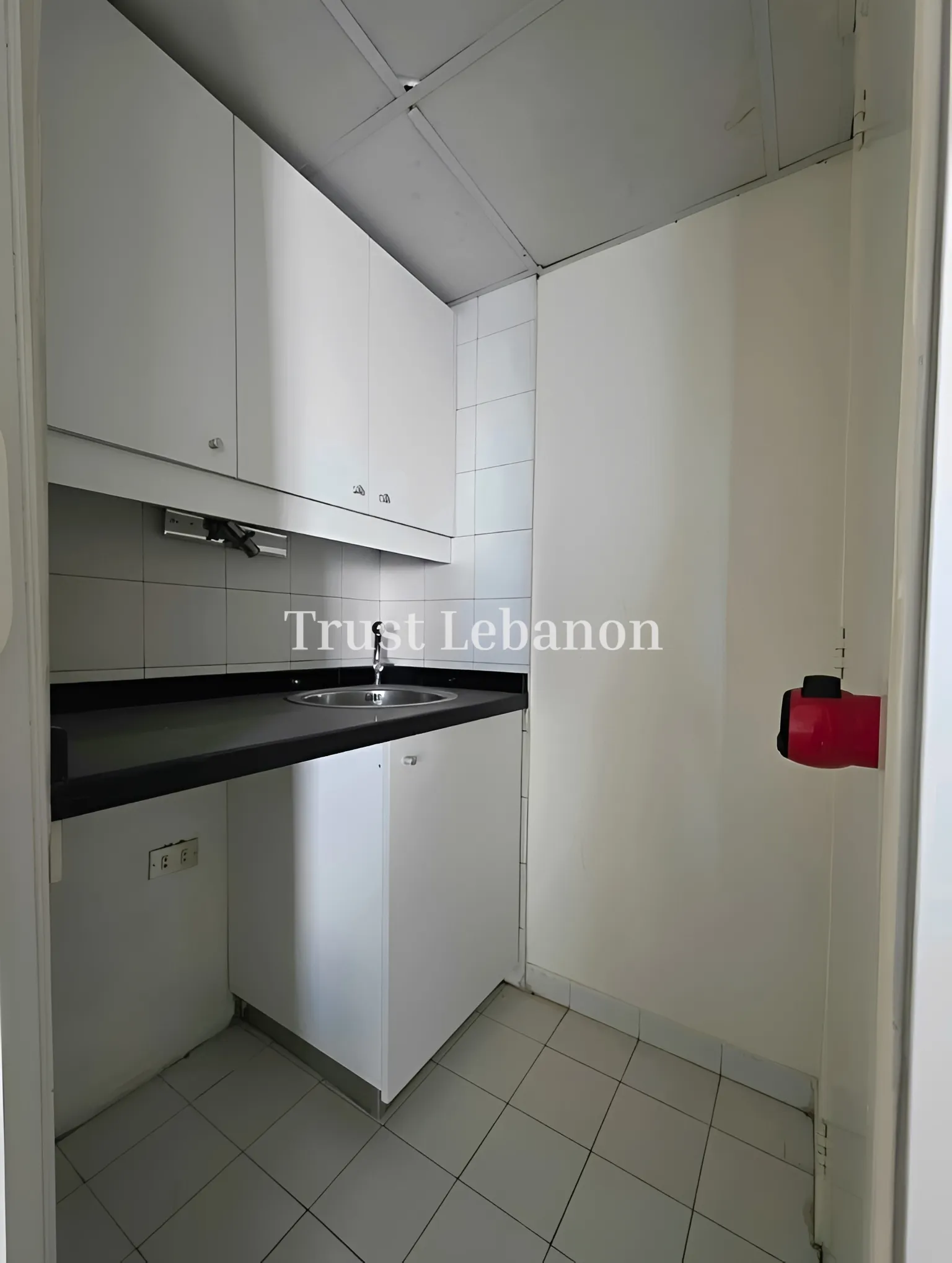 Office for rent in Hazmieh