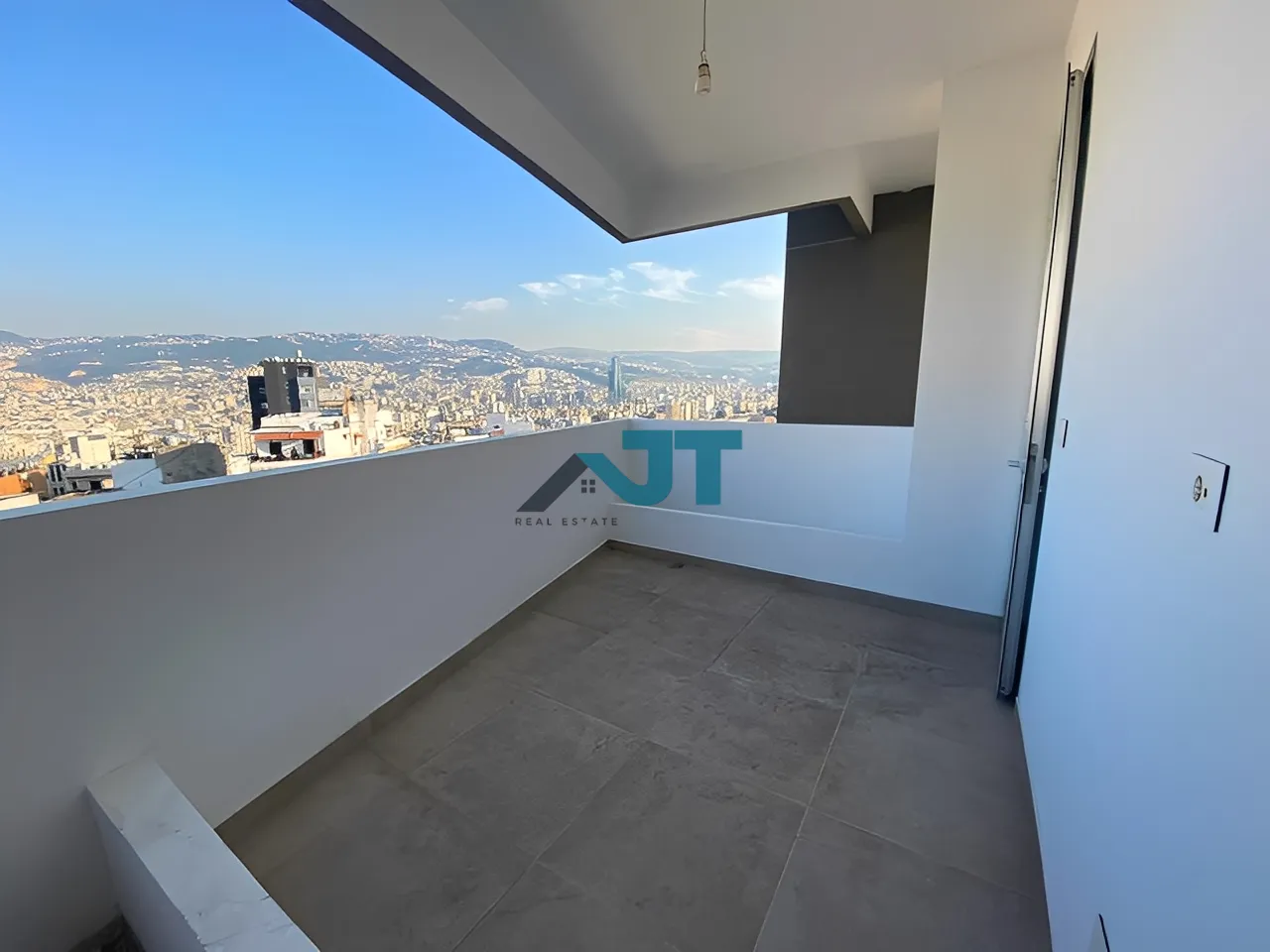 Apartment for Sale in Achrafieh, Geitawi - 2 bed