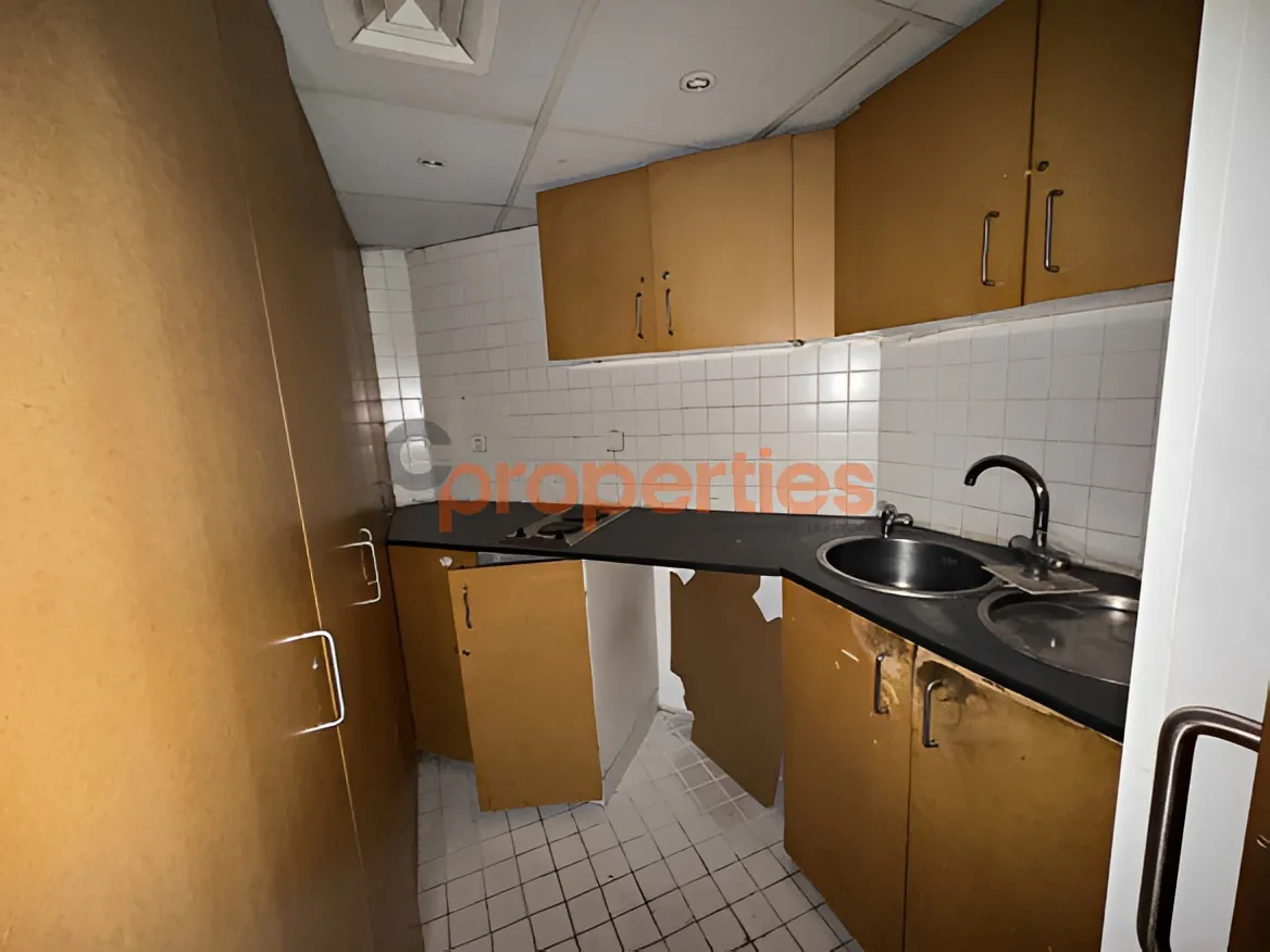 Office for Rent in Forn El Chebbak