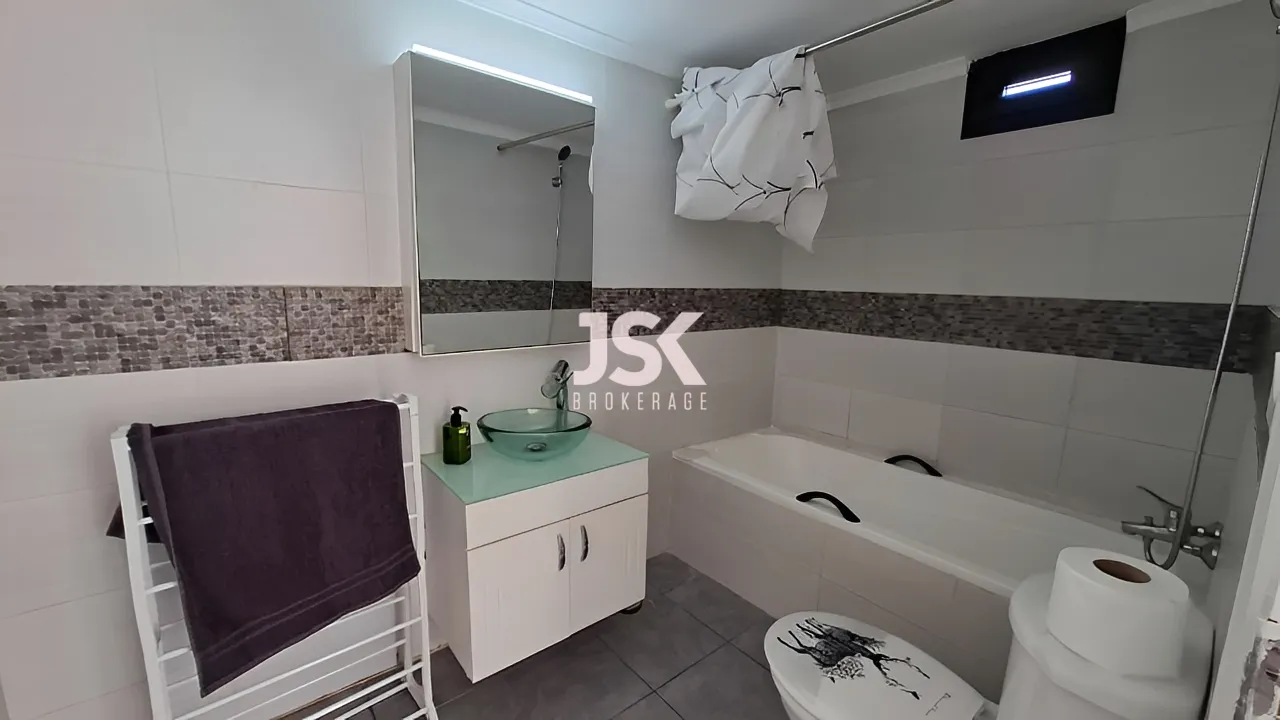 Duplex for Sale in Blat