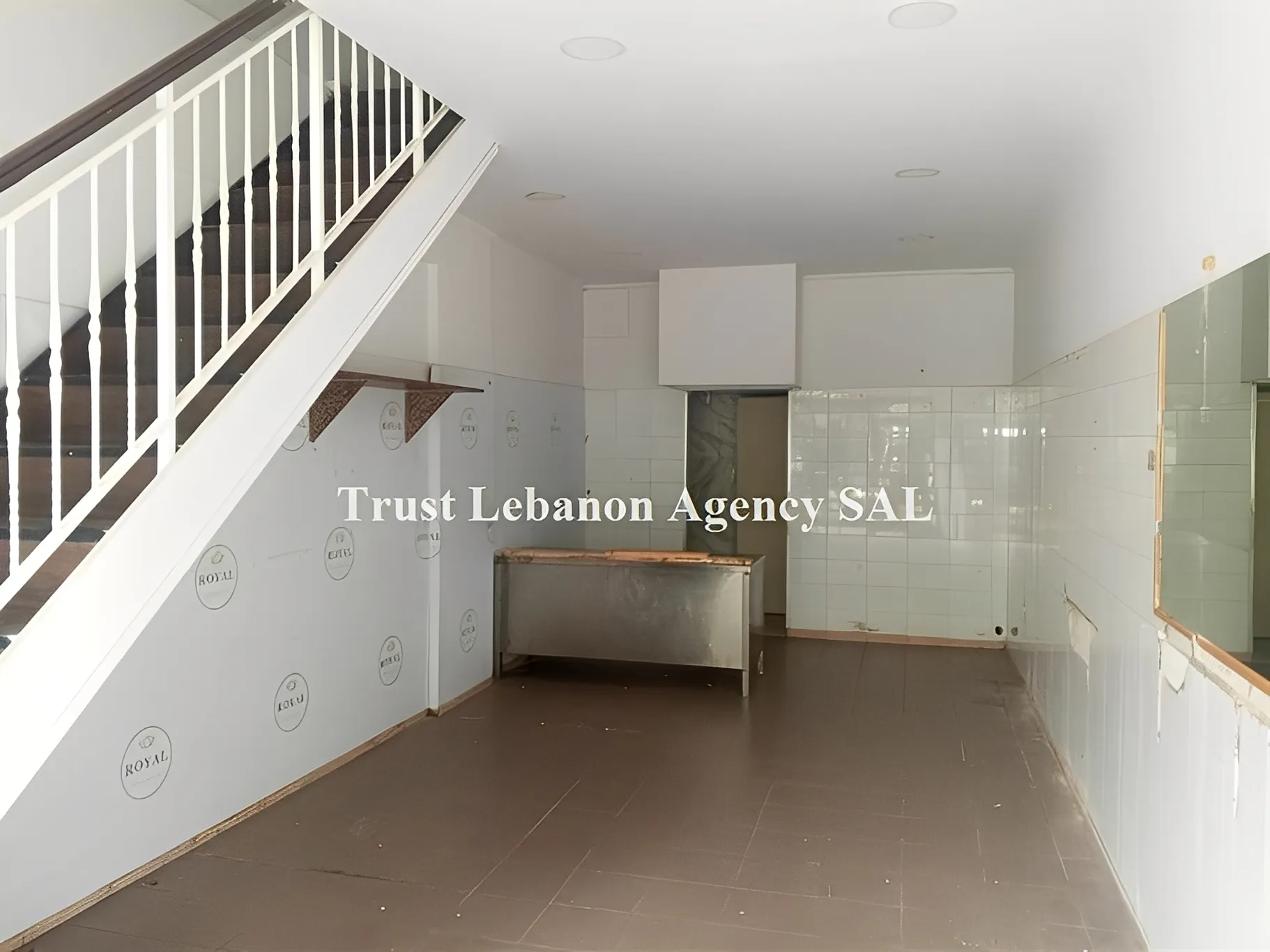Shop for sale in Metn, Jisr El Bacha