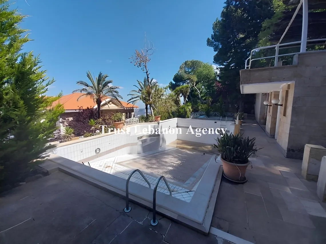 Villa for Sale in Souk Al Ghareb Alay Lebanon