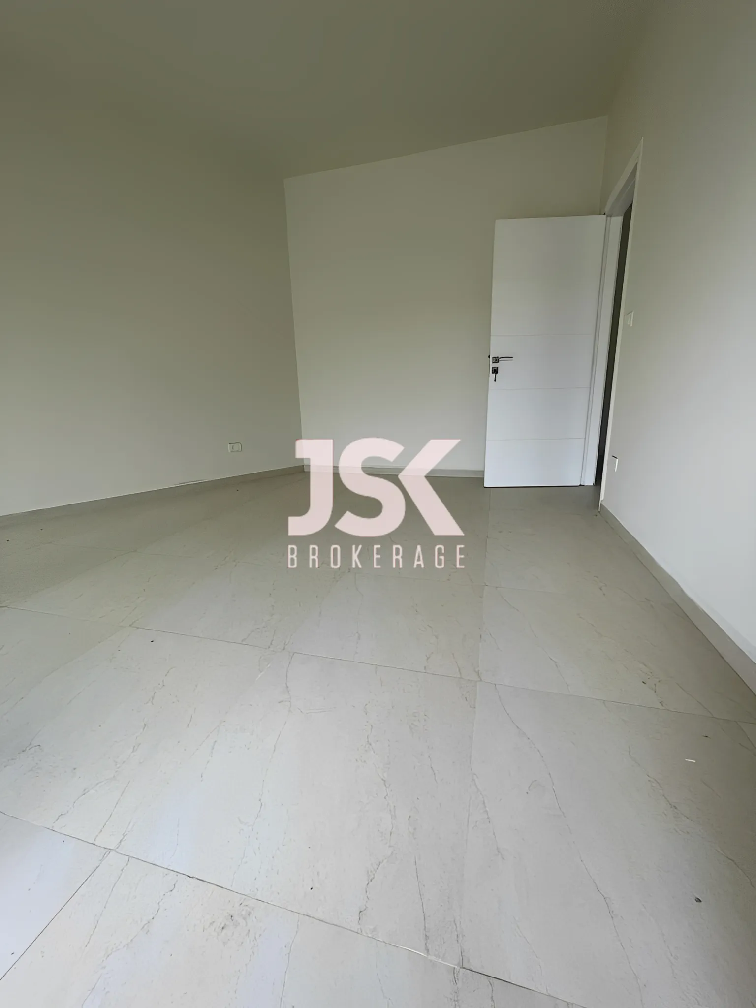 Office for Sale in Fatqa