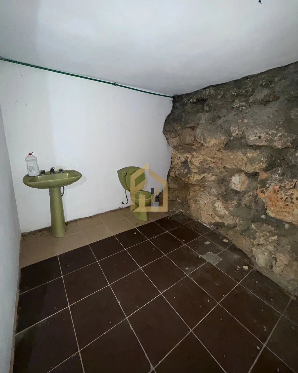 Warehouse for rent in Ashqout, Lebanon