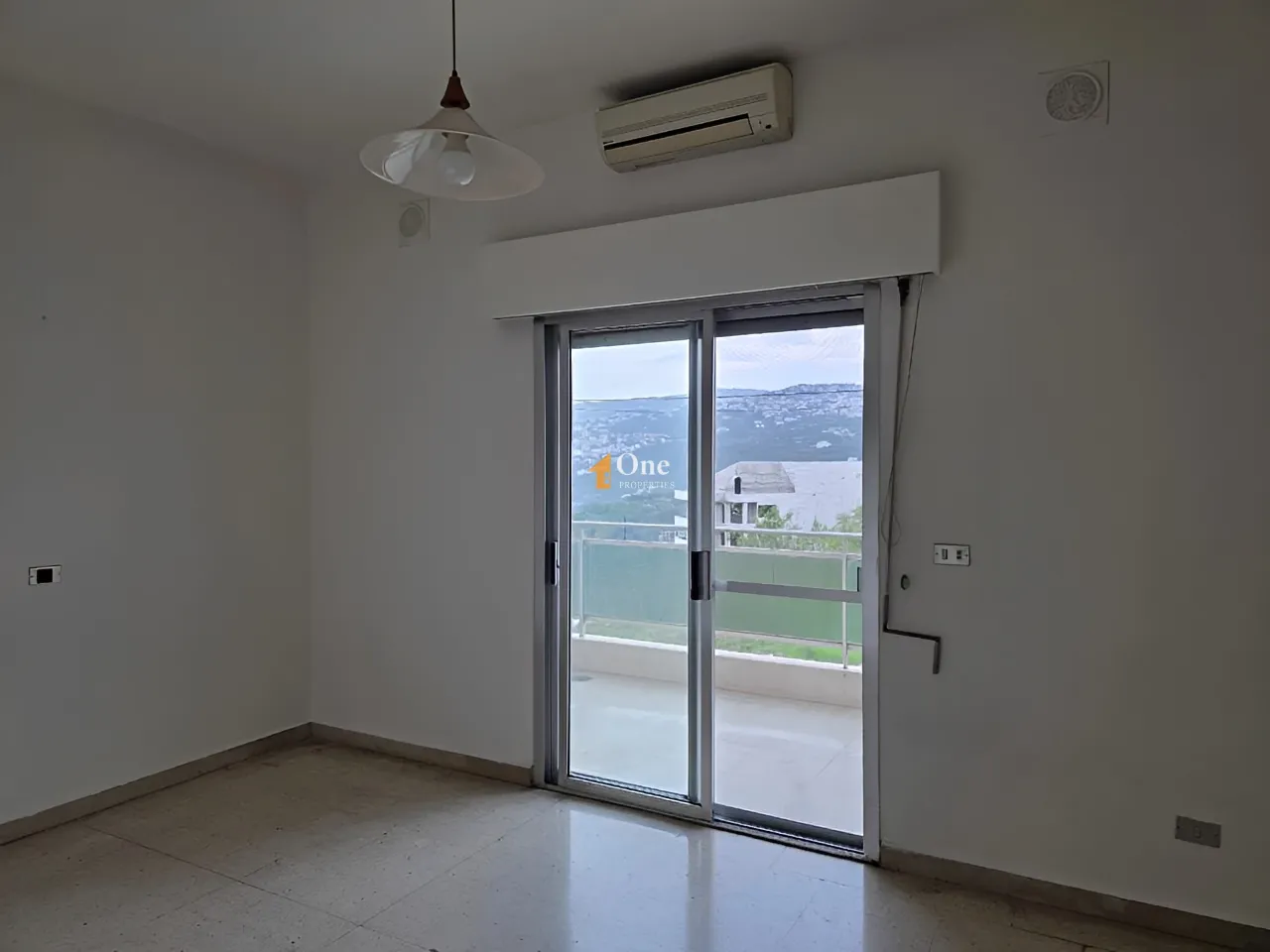 Apartment for rent in Mazraat Yachoua, Lebanon - 3 bed, 2 bath