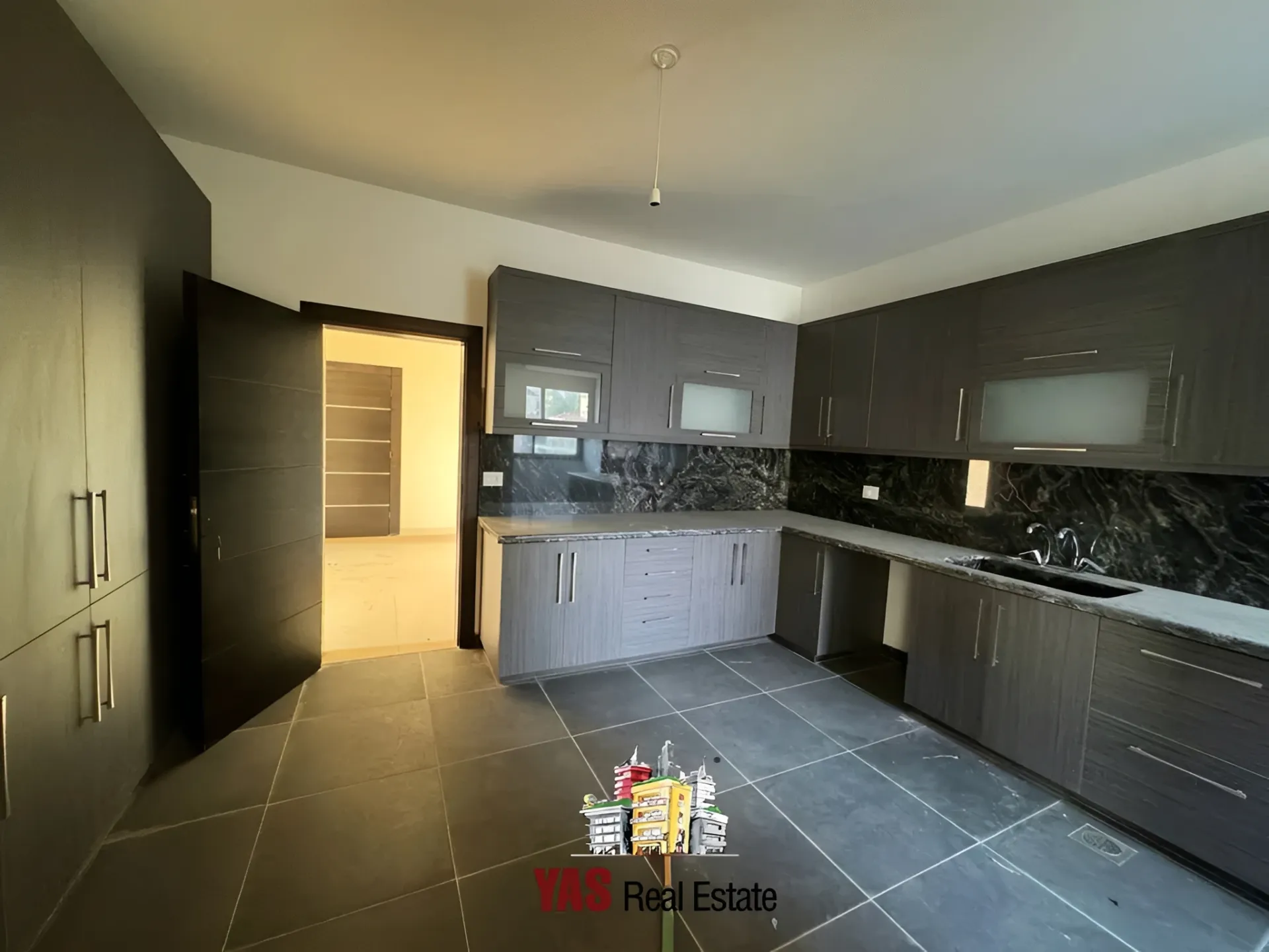 Apartment for Rent in Ballouneh - 3 bed, 4 bath
