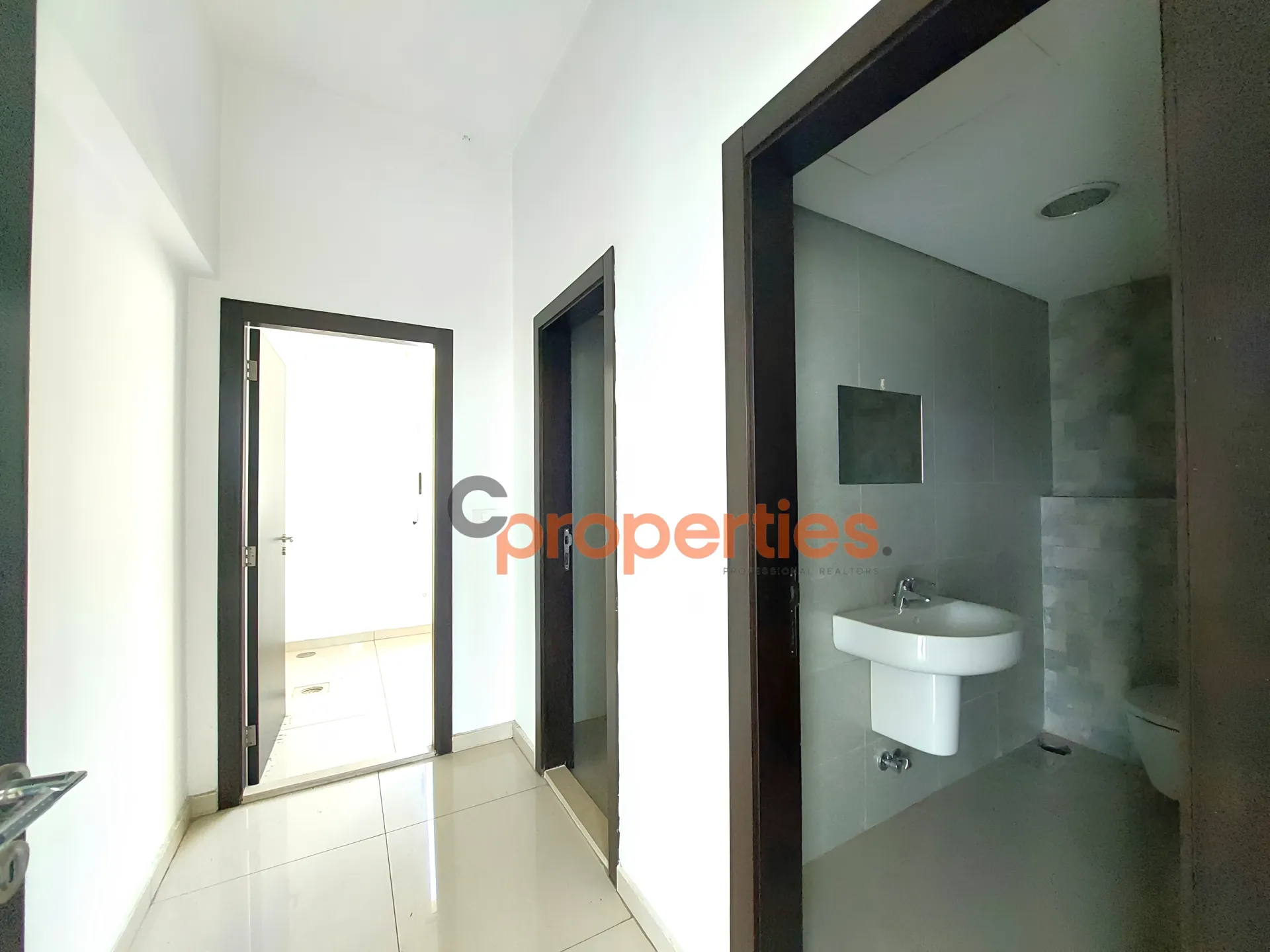 Office for Sale in Horch Tabet