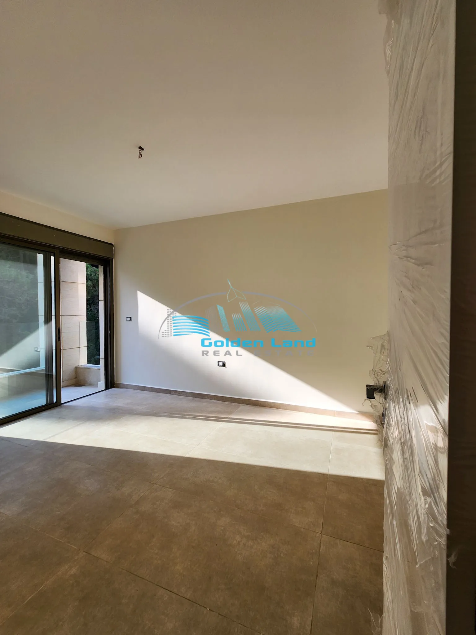 Apartment for Sale in Baabdat - 3 bed, 4 bath