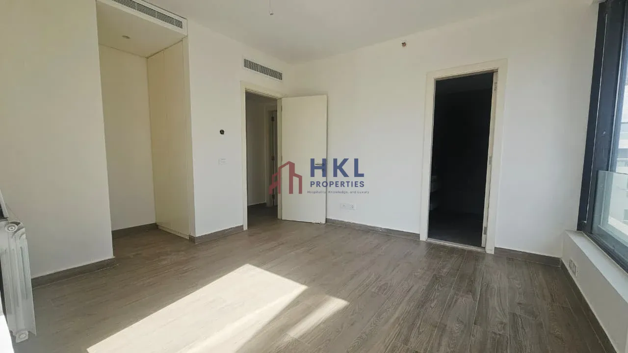 Apartment for rent in Ain Al Mraiseh, Beirut, Lebanon