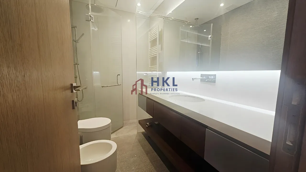 Apartment for rent in Achrafieh, Beirut, Lebanon - 3 bed, 4 bath