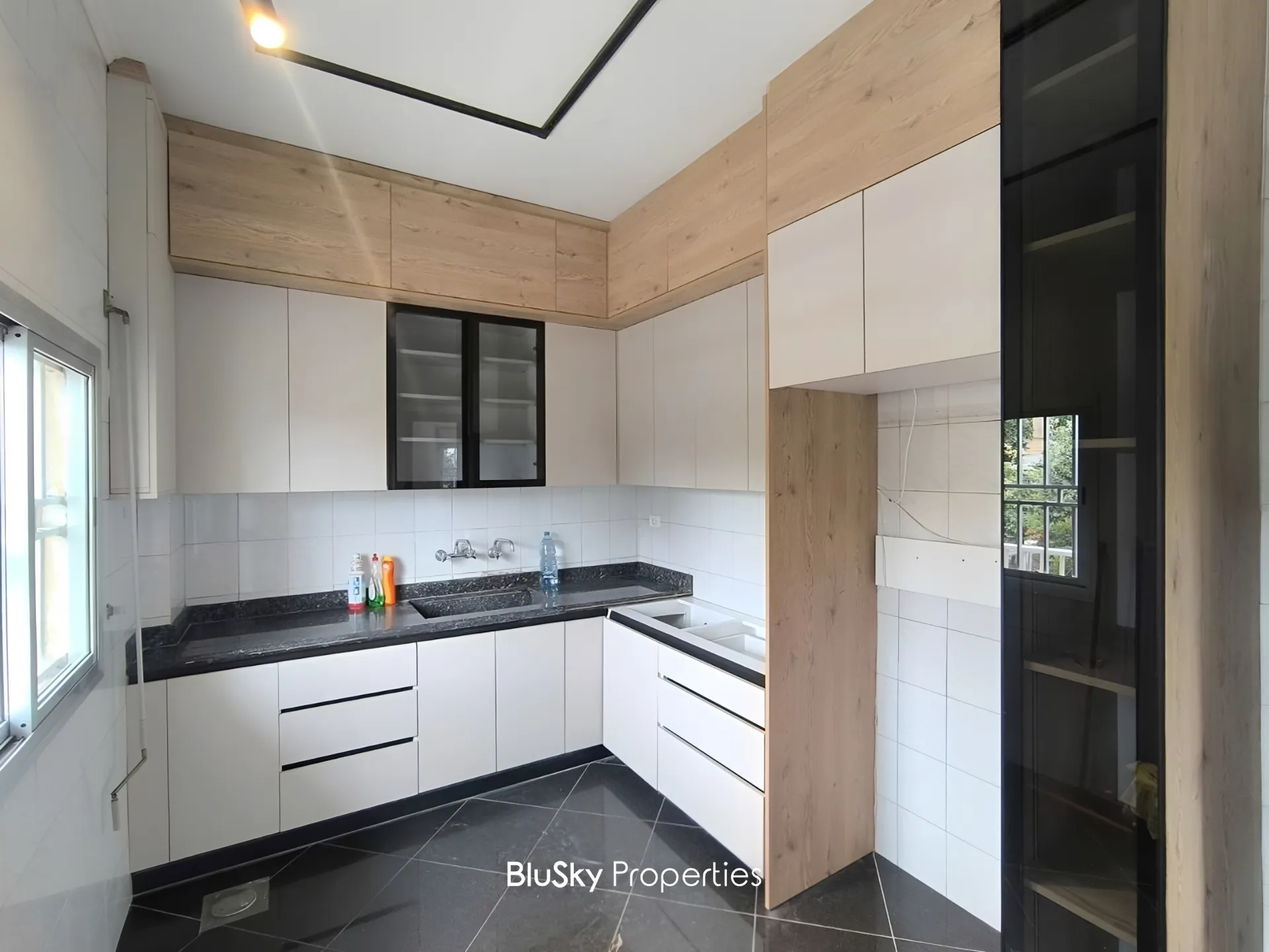 Duplex for rent in Mazraat yachoua, lebanon