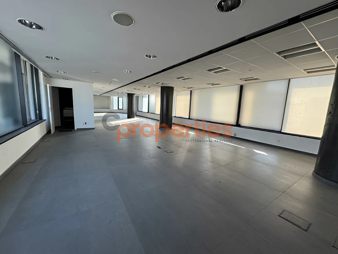 Office for Rent in Forn El Chebbak