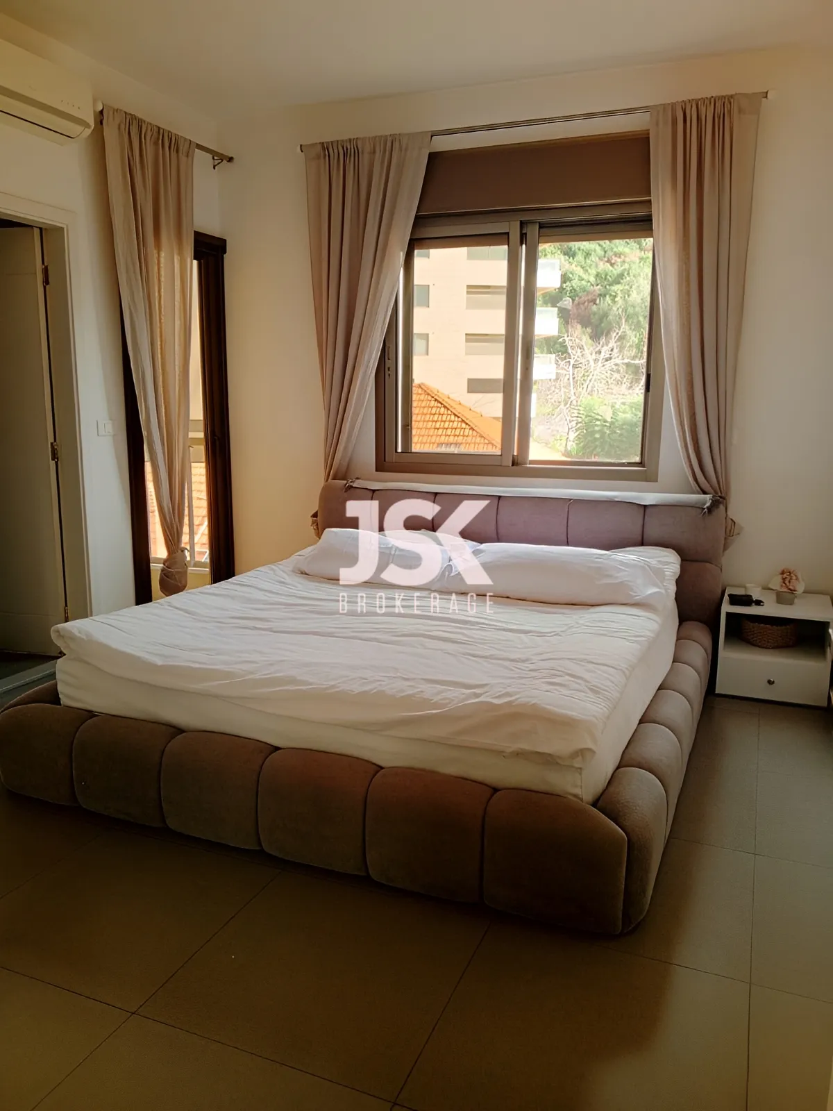 Apartment for Sale in Haret Sakher
