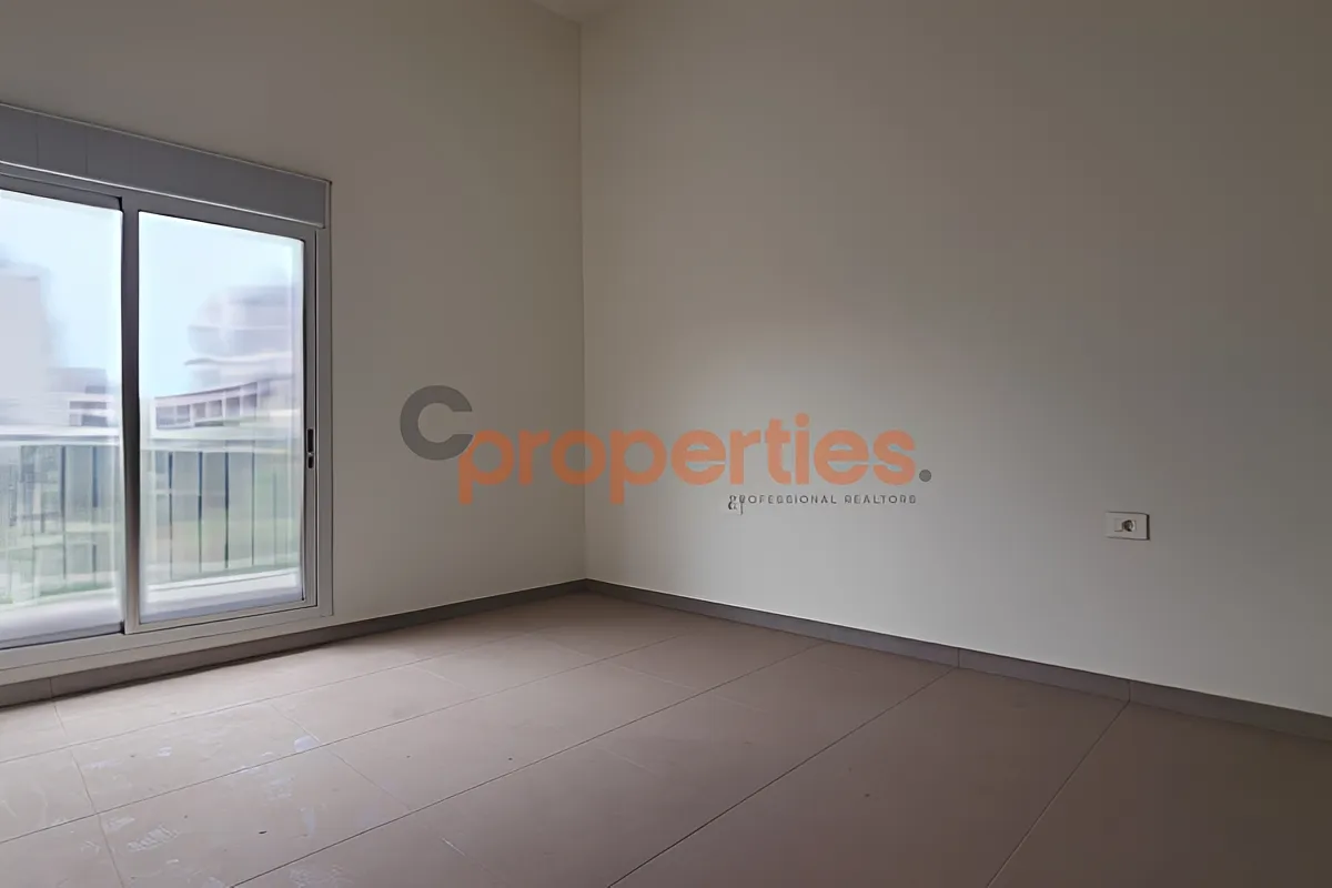 Office for Sale in Forn El Chebbak